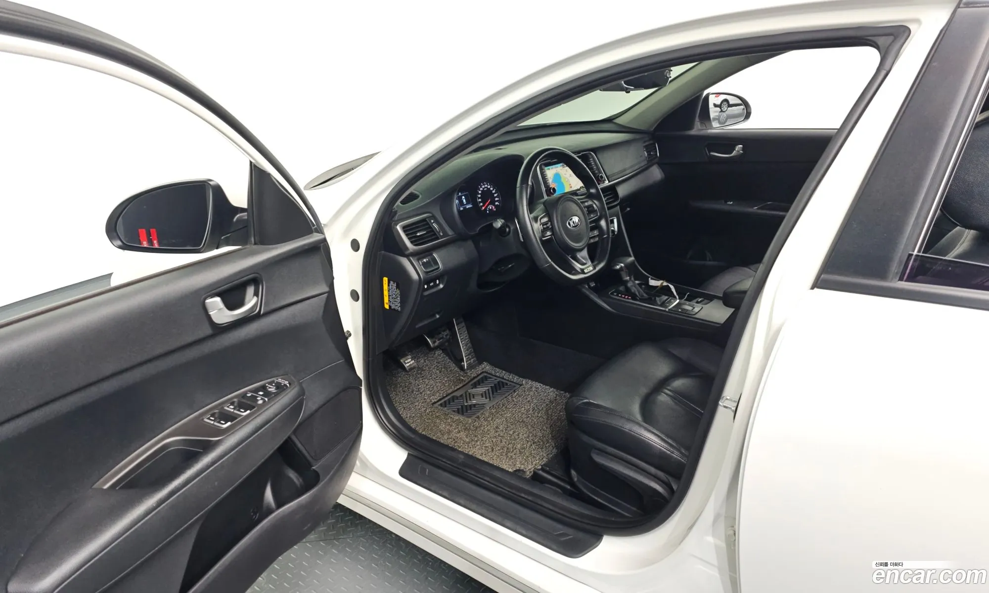 Kia K5 2016 KNAGS416BGA104266 — 10