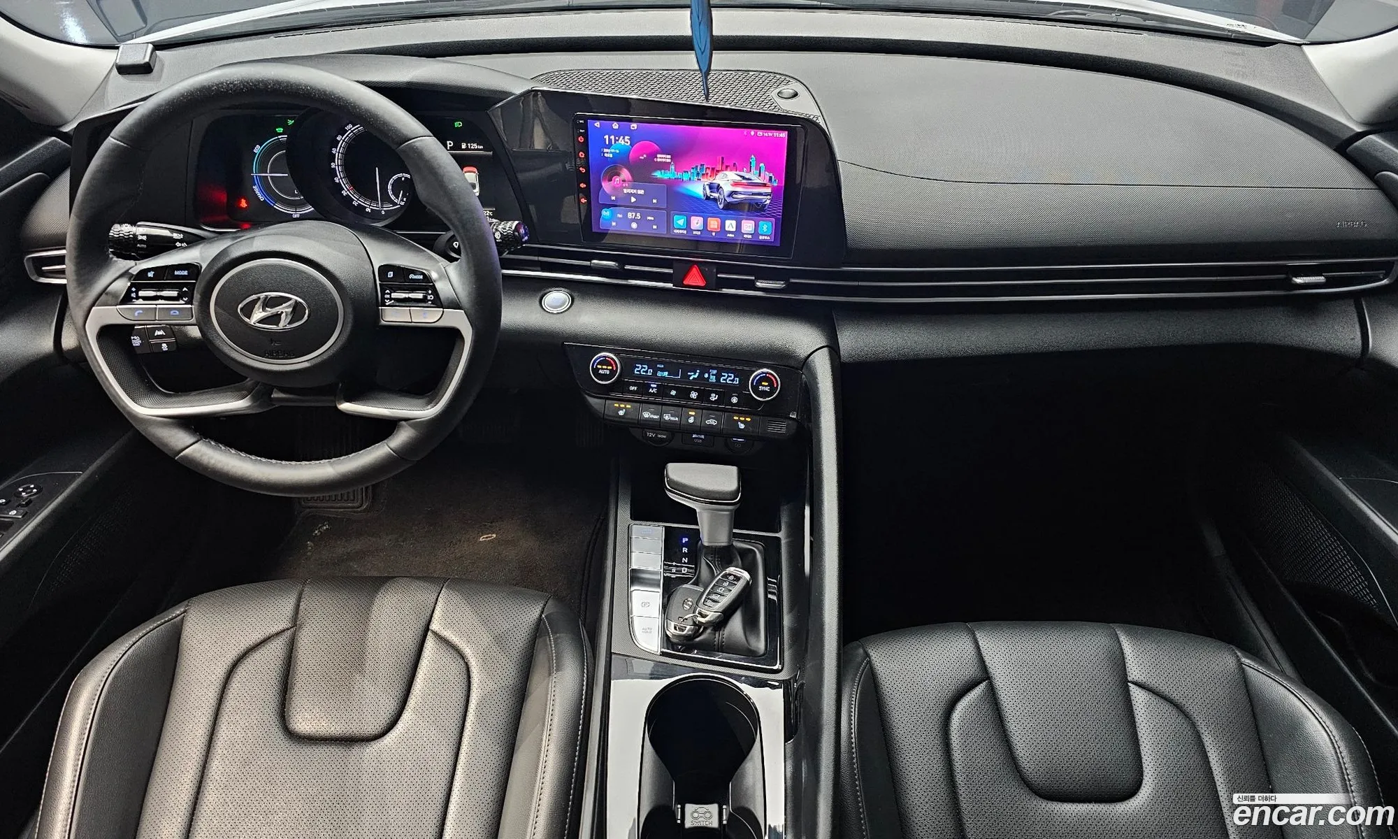 Hyundai Elantra Hybrid 2023 — 22