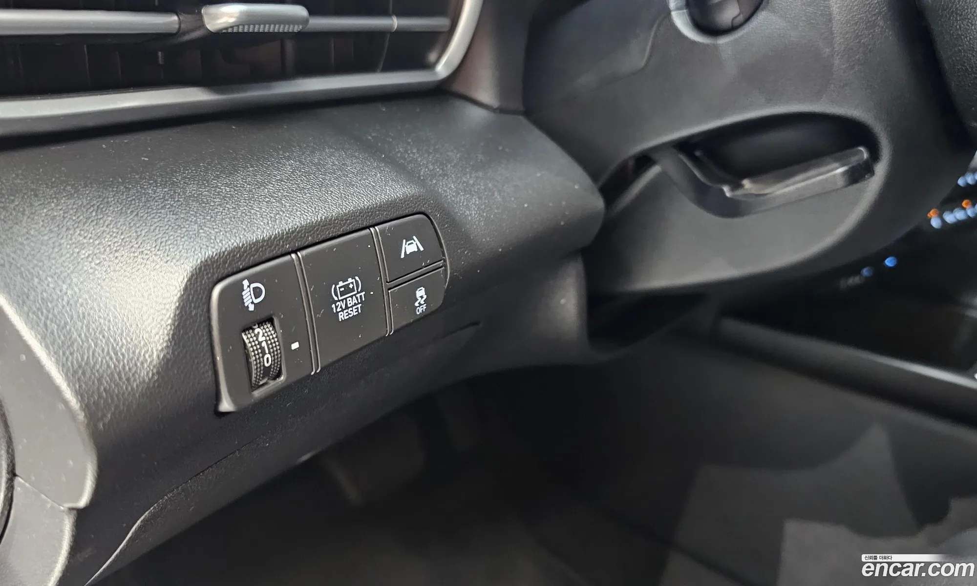 Hyundai Elantra Hybrid 2023 — 8