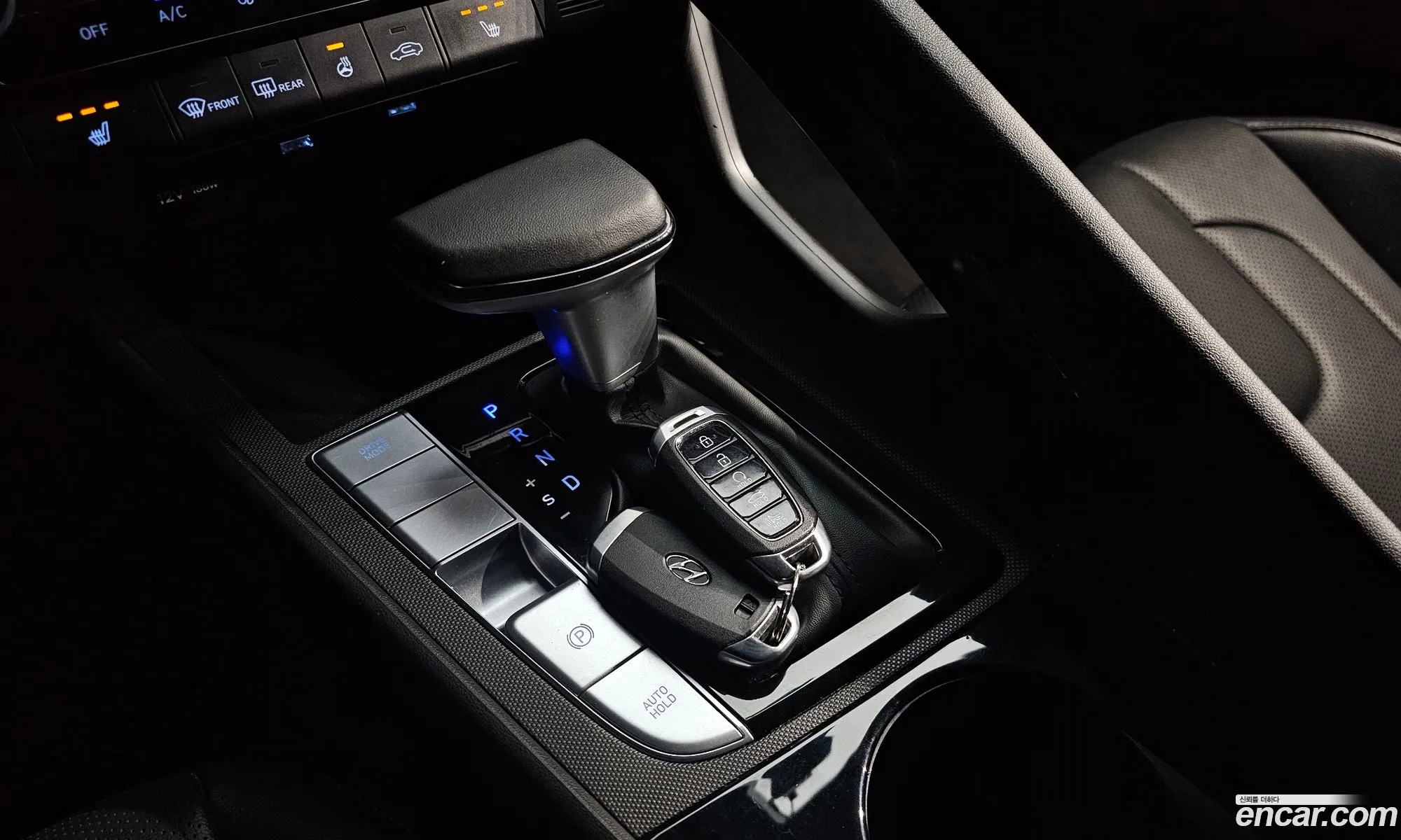 Hyundai Elantra Hybrid 2023 — 16