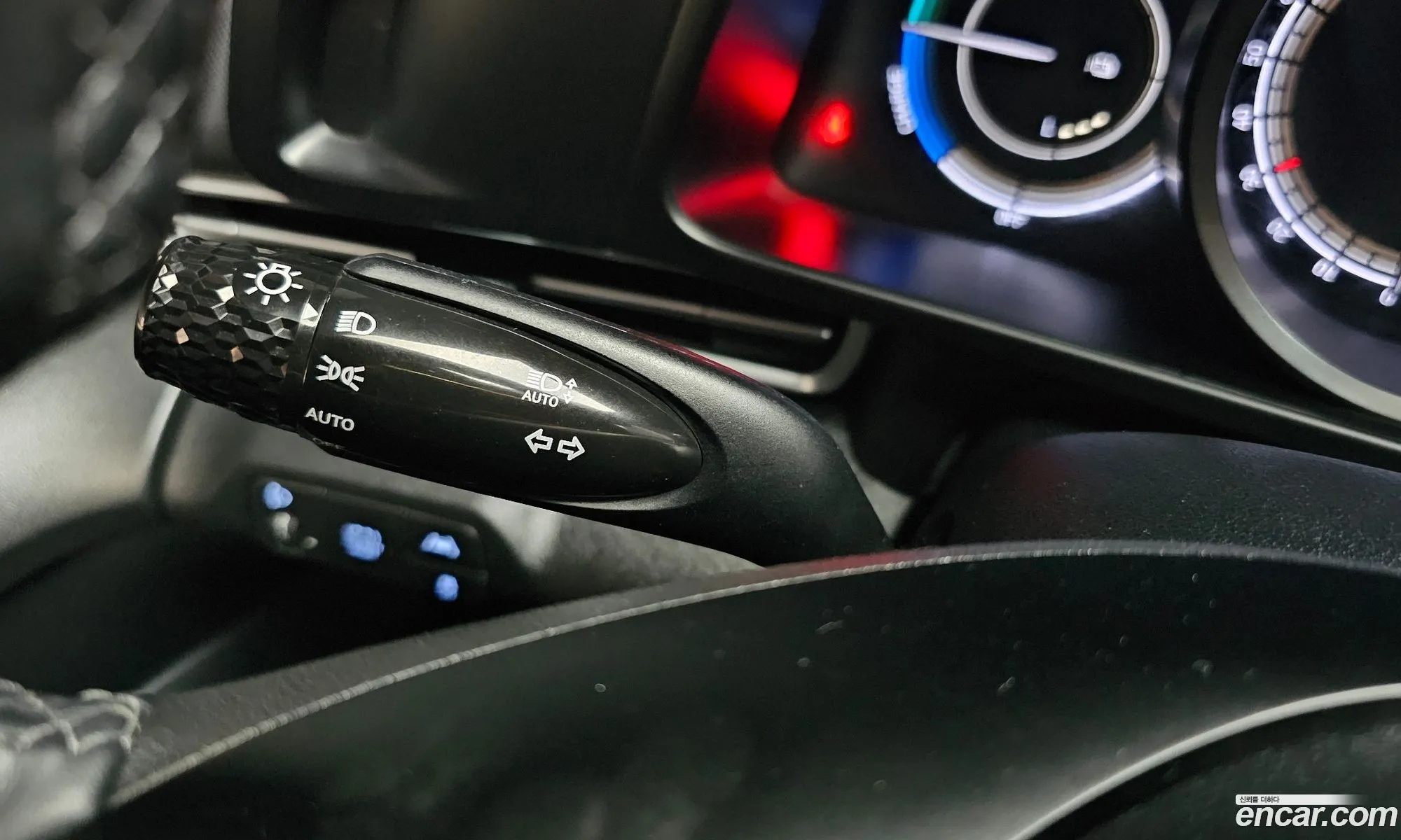 Hyundai Elantra Hybrid 2023 — 12