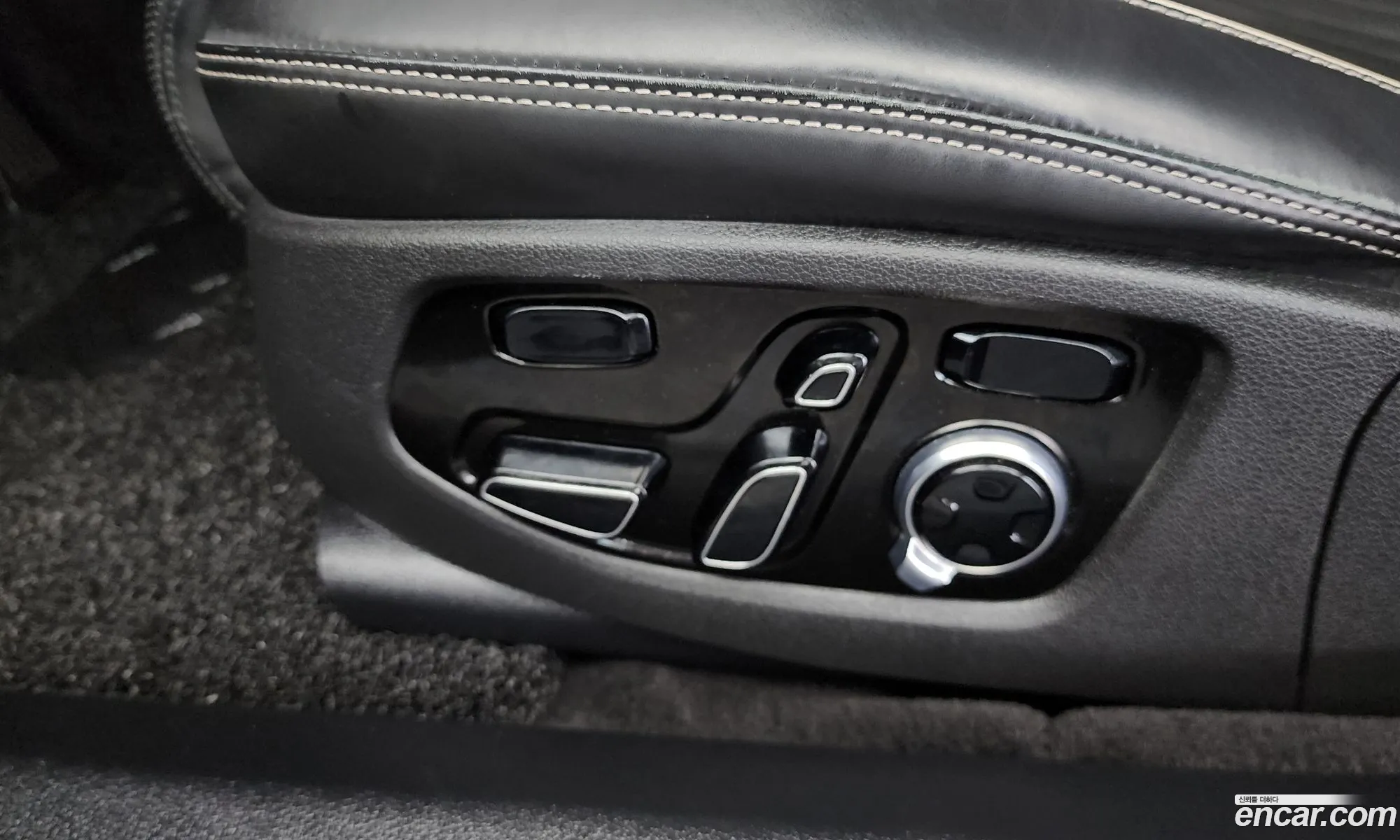 Genesis G90 2019 KMHG541HDKU070055 — 7