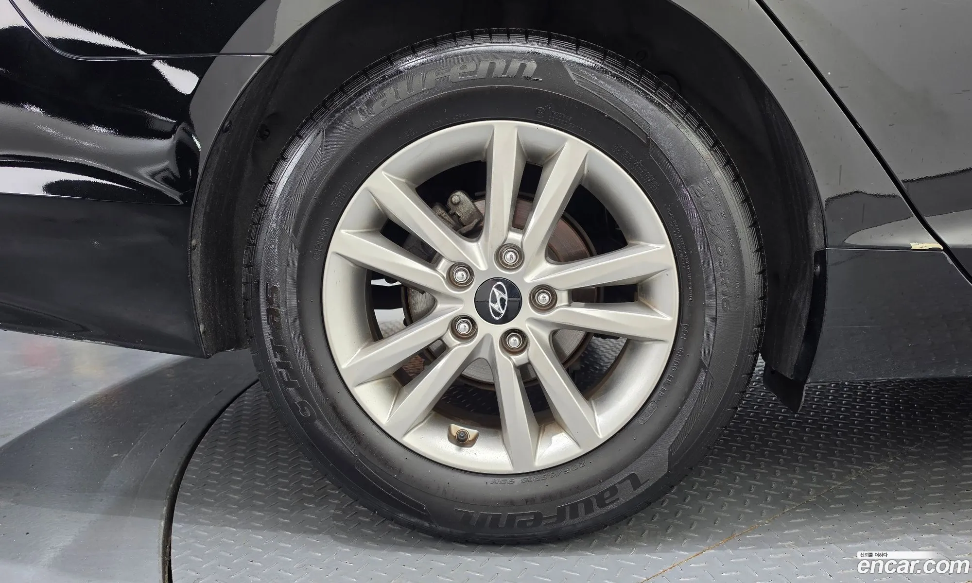 Hyundai LF Sonata 2016 KMHE341DBHA274377 — 16