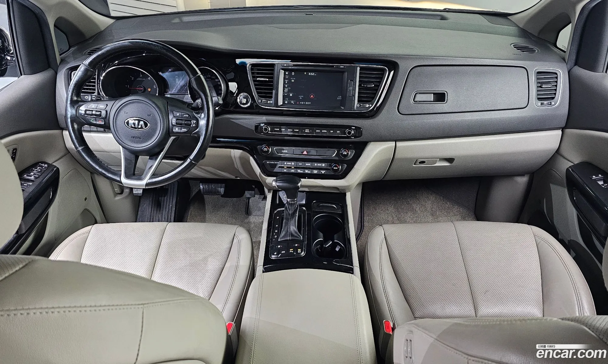 Kia Carnival 2017 KNAME81ABJS403753 — 28