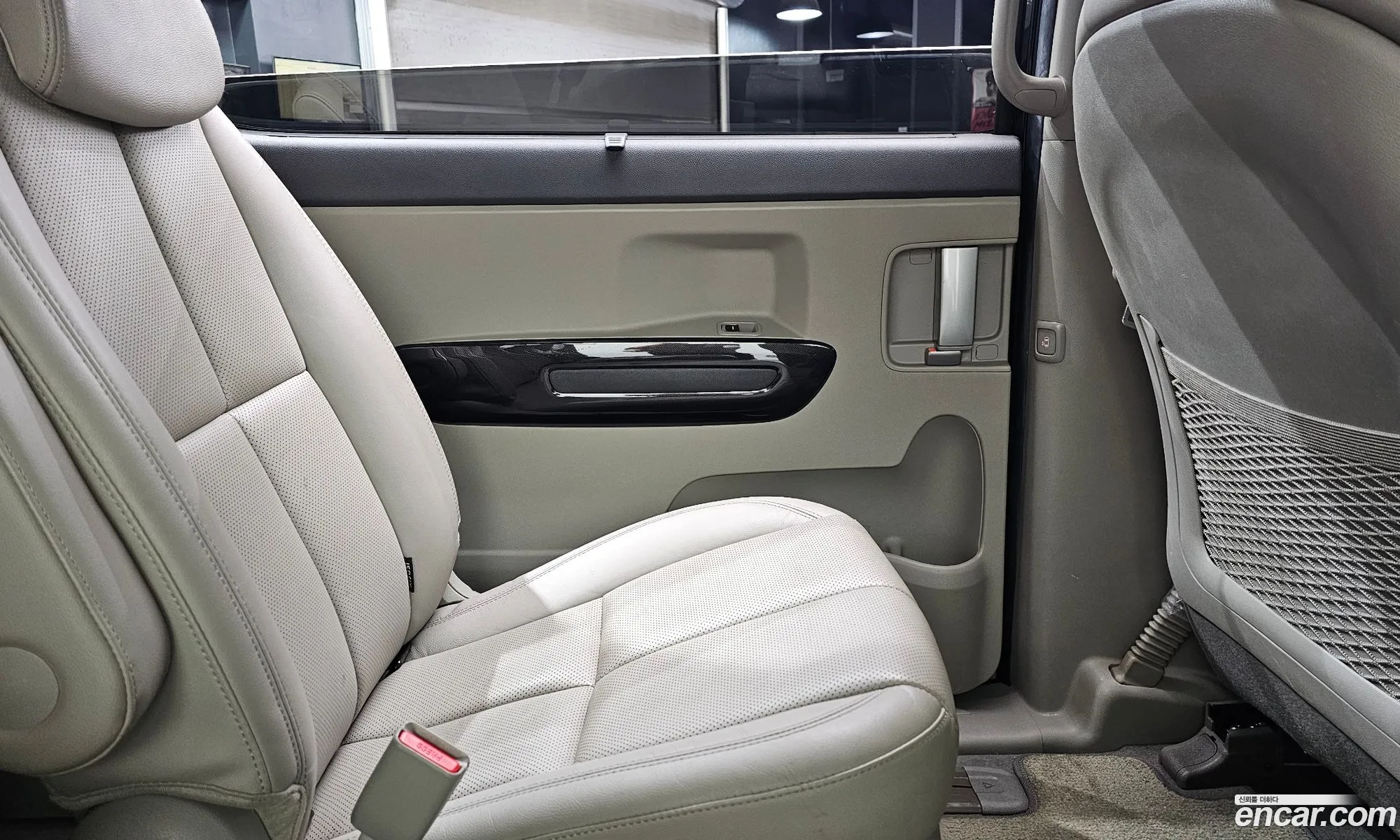Kia Carnival 2017 KNAME81ABJS403753 — 21