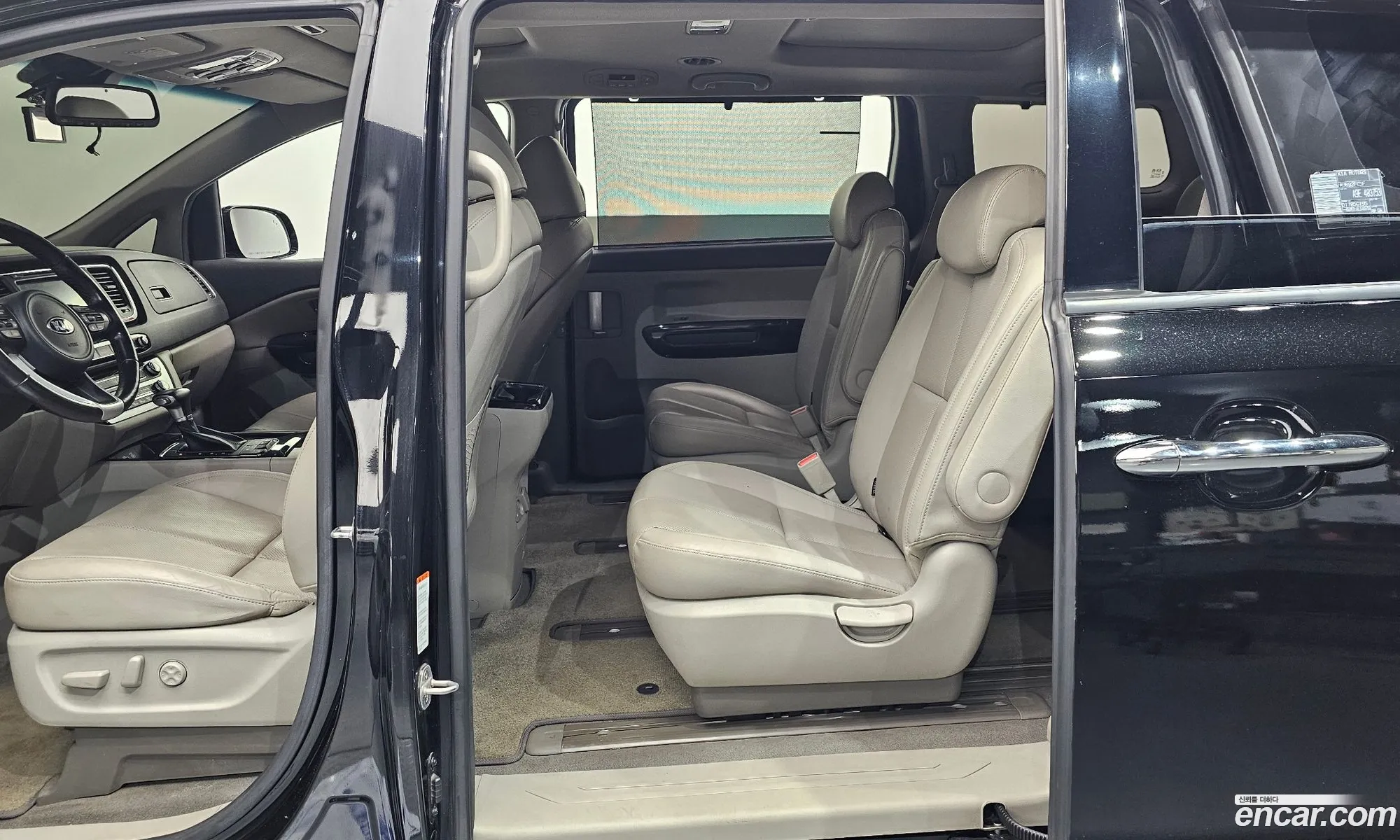 Kia Carnival 2017 KNAME81ABJS403753 — 7