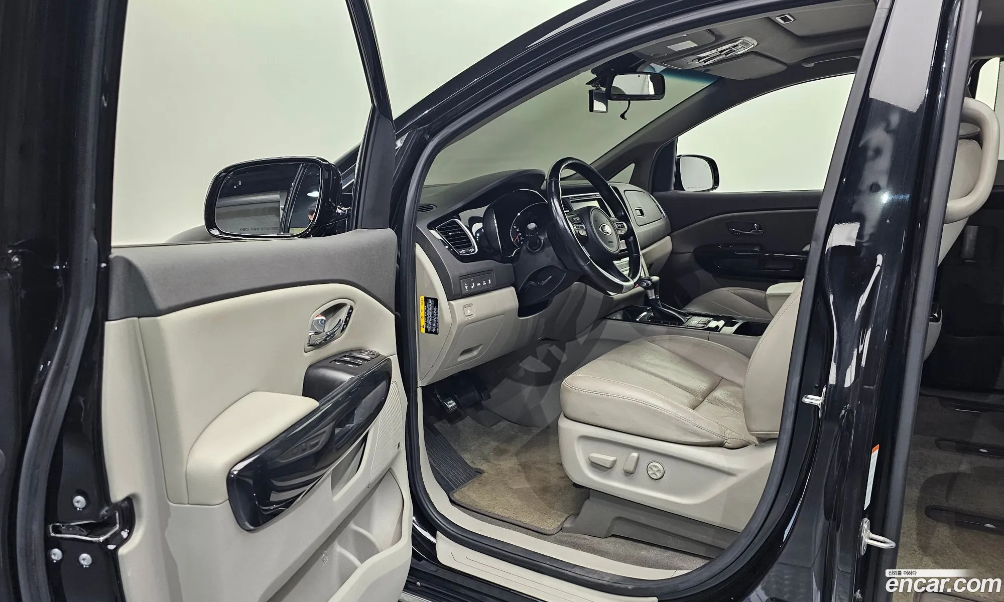 Kia Carnival 2017 KNAME81ABJS403753 — 23