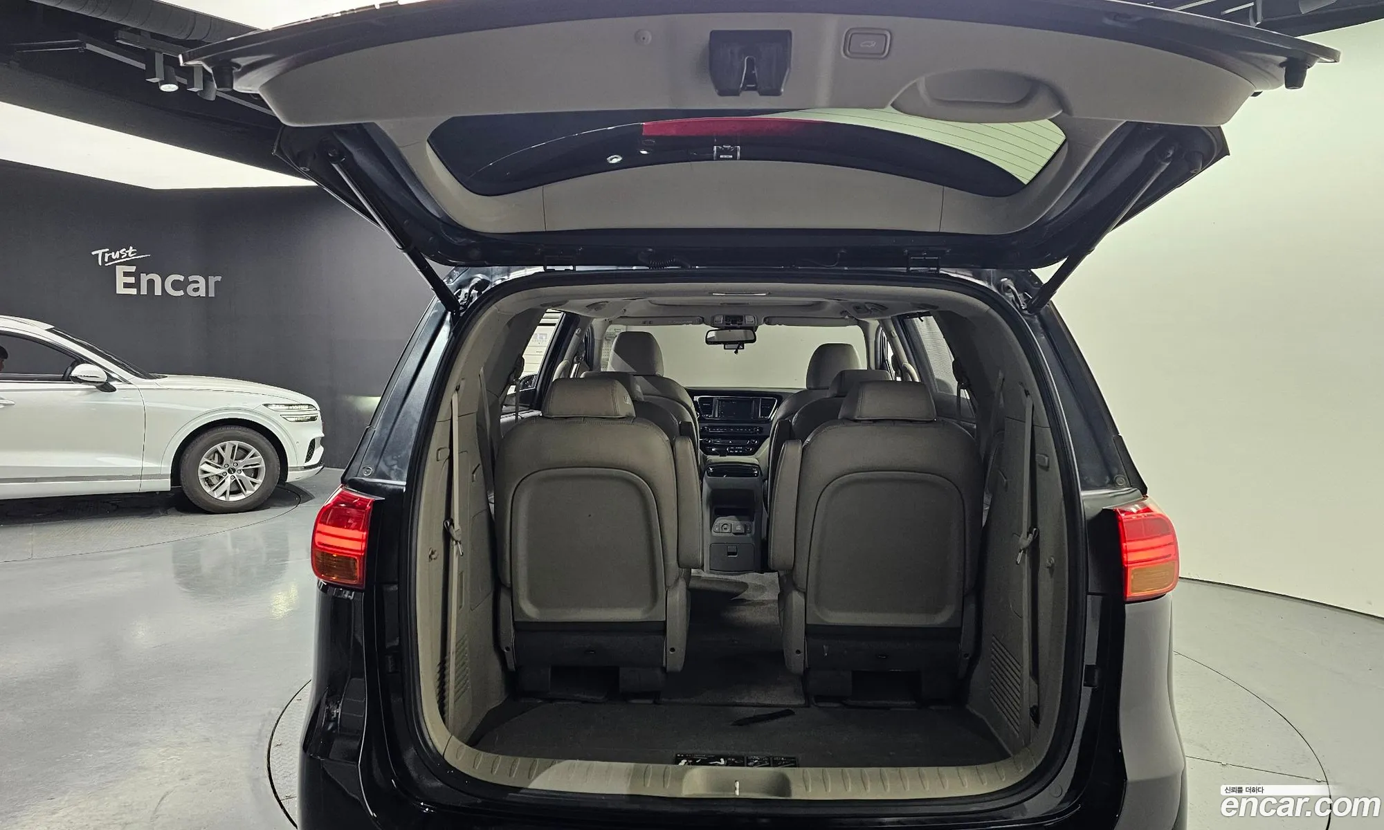 Kia Carnival 2017 KNAME81ABJS403753 — 5