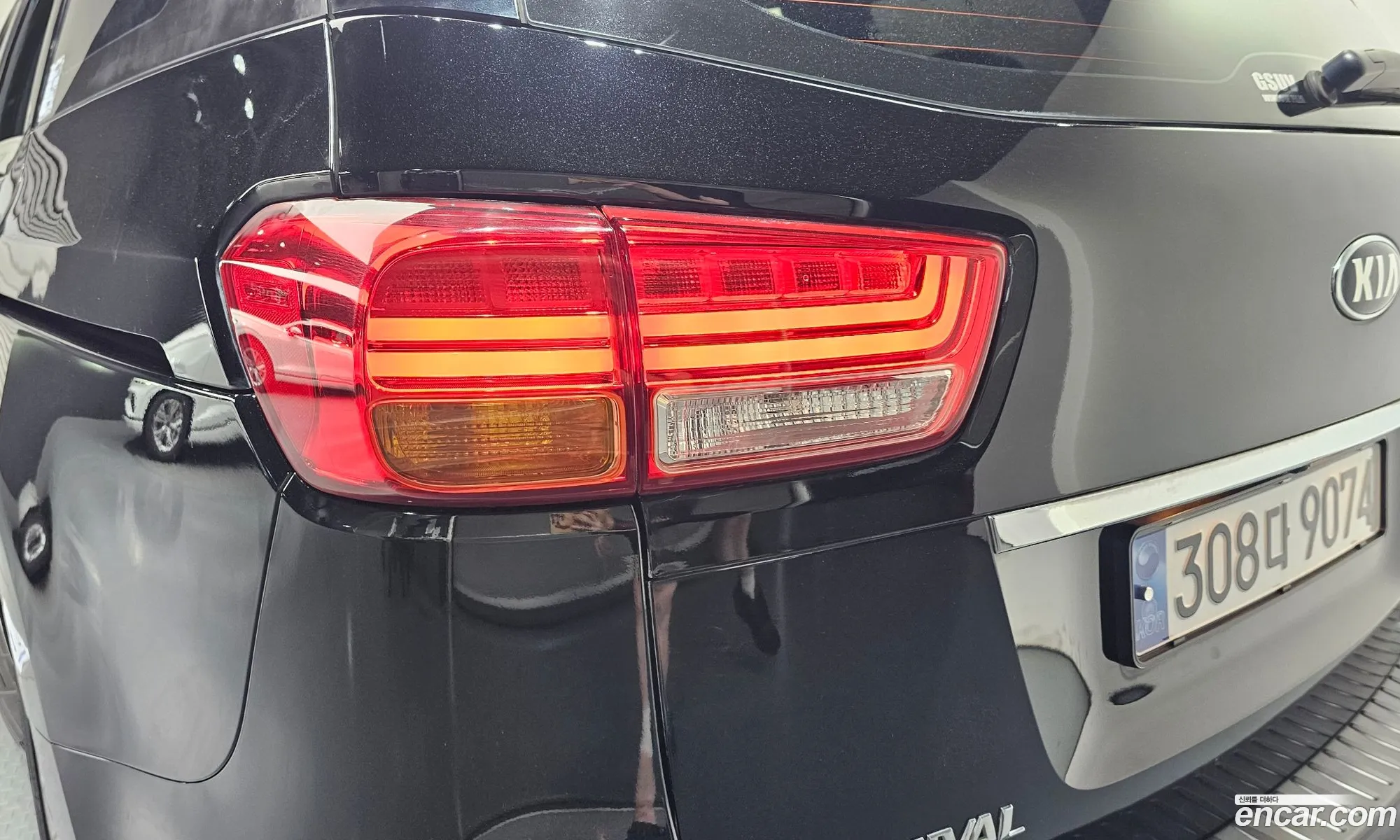 Kia Carnival 2017 KNAME81ABJS403753 — 13