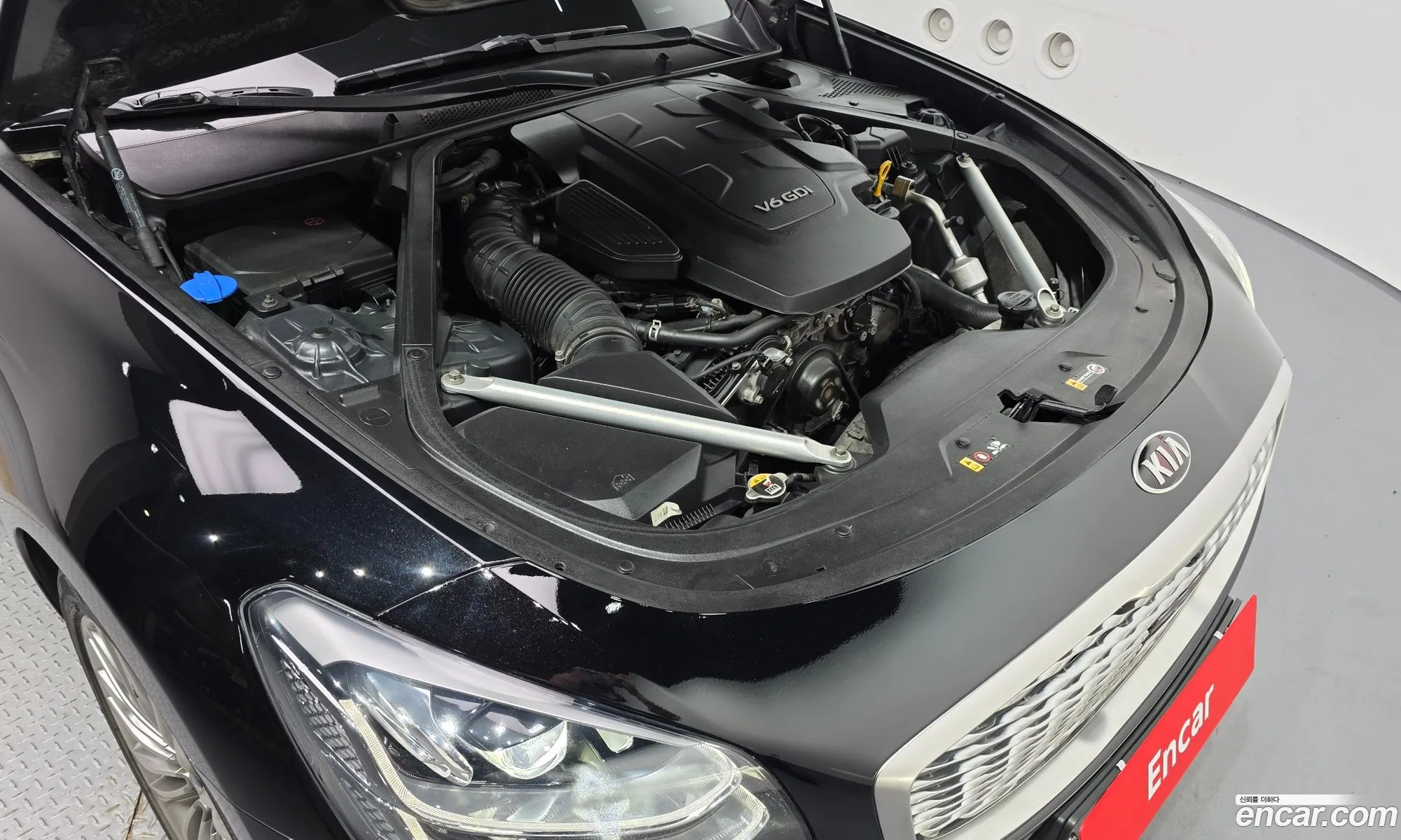 Kia The K9 2018 KNAS2418DKS004679 — 3
