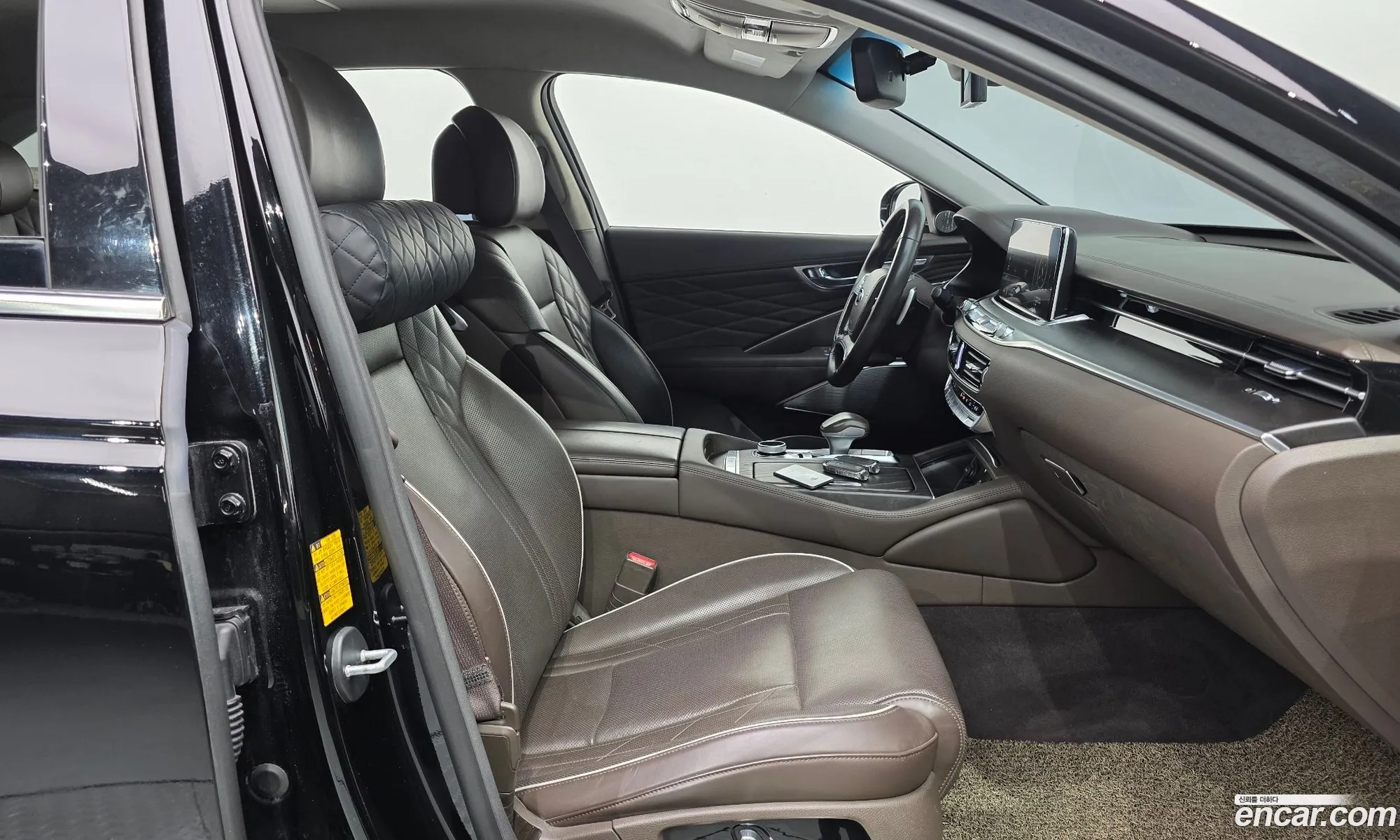 Kia The K9 2018 KNAS2418DKS004679 — 9