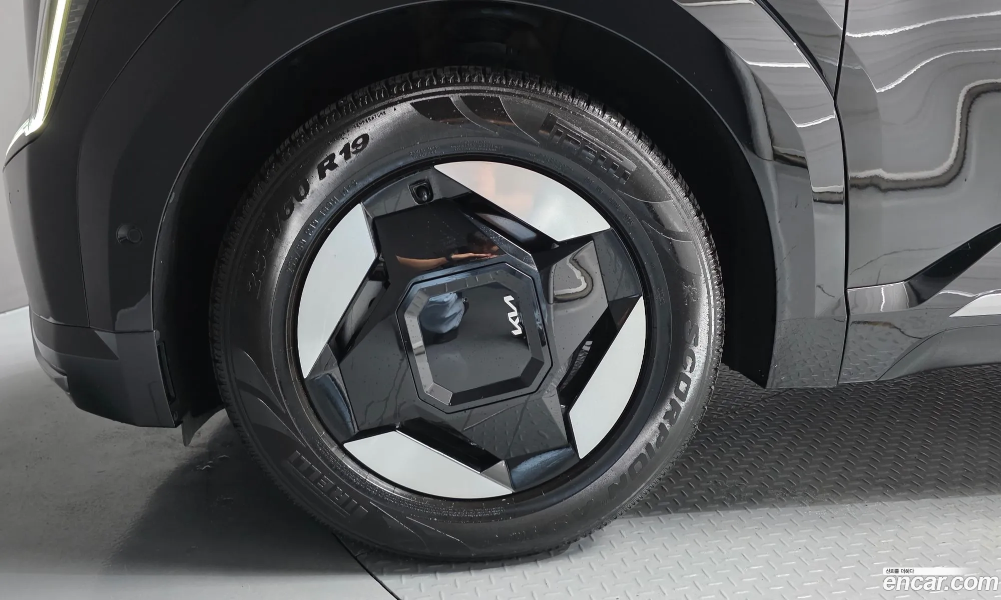 Kia EV9 2023 KNAAF815PRS004530 — 25