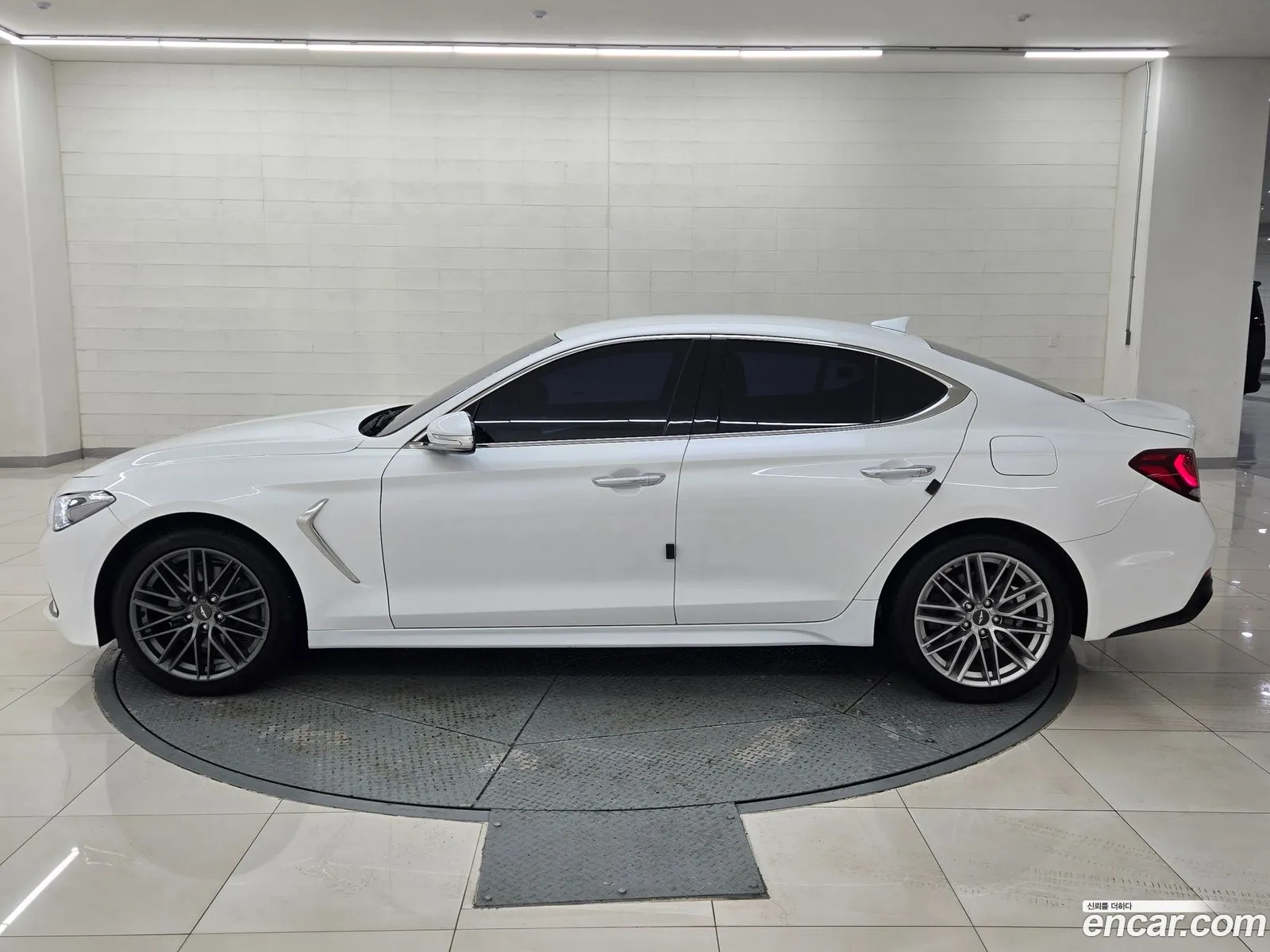 Genesis G70 2020 — 20