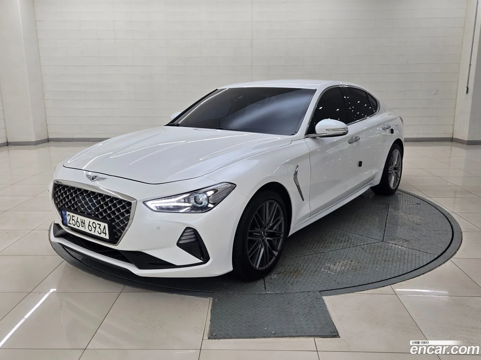 Genesis G70 2020 — 13