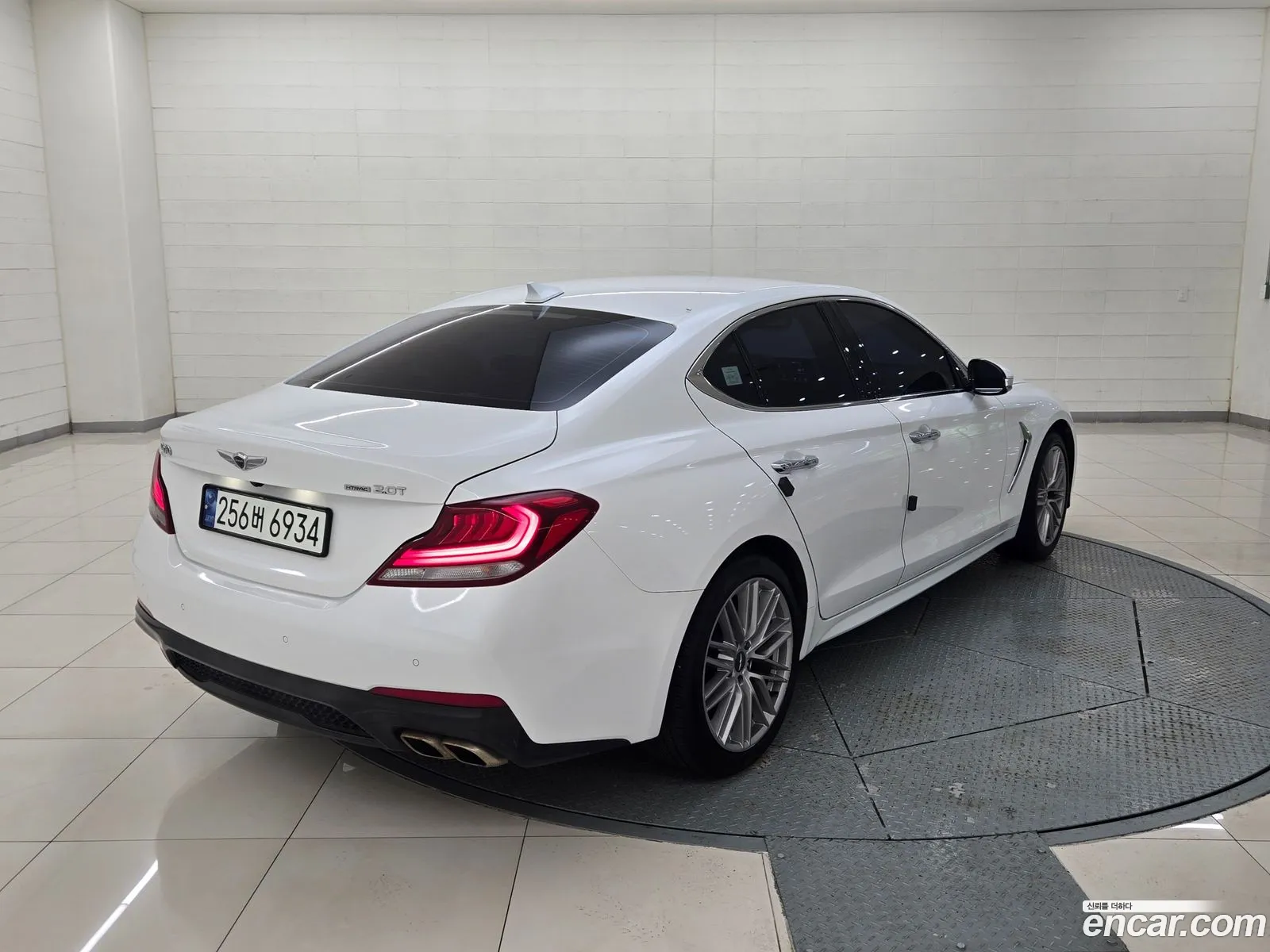 Genesis G70 2020 — 18