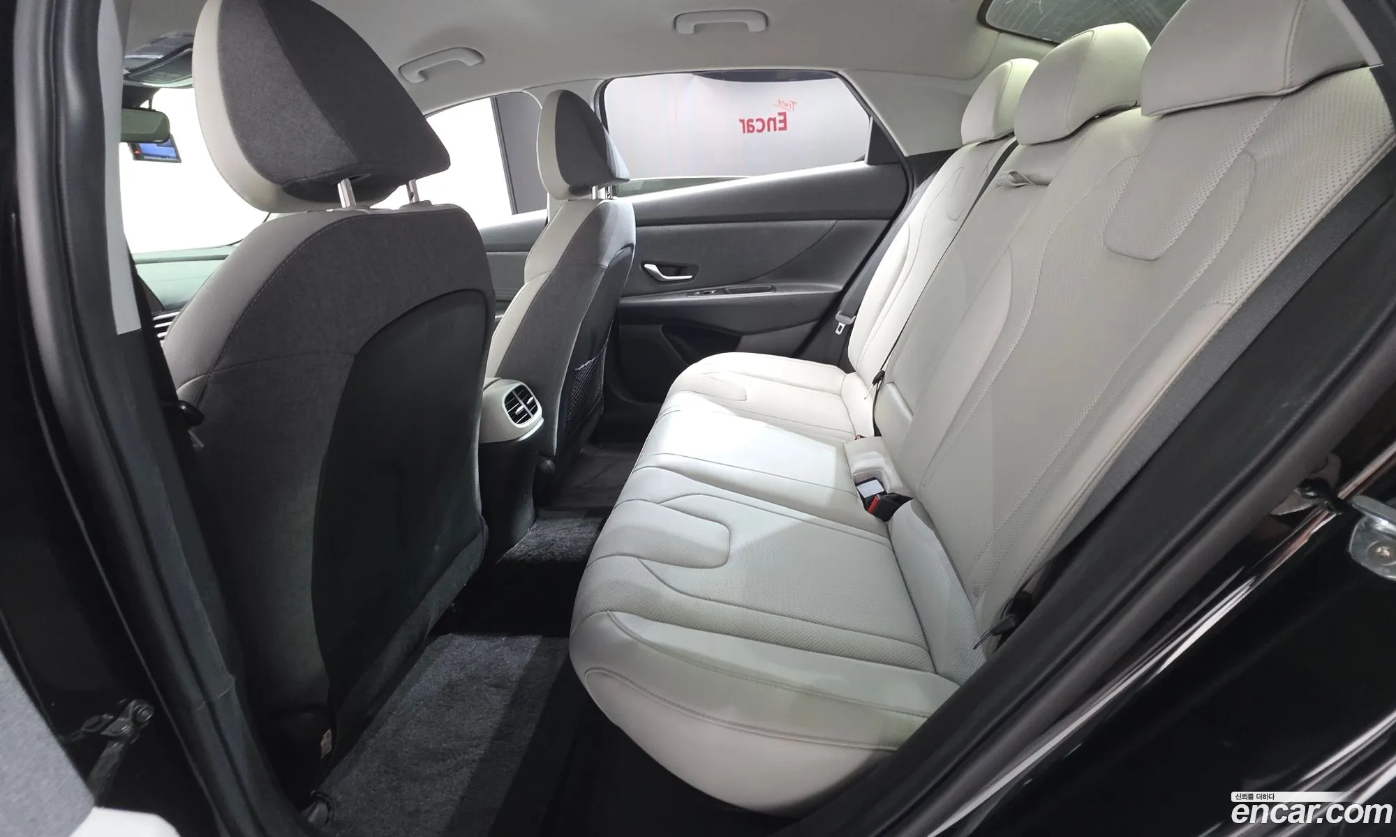 Hyundai Elantra 2020 — 25