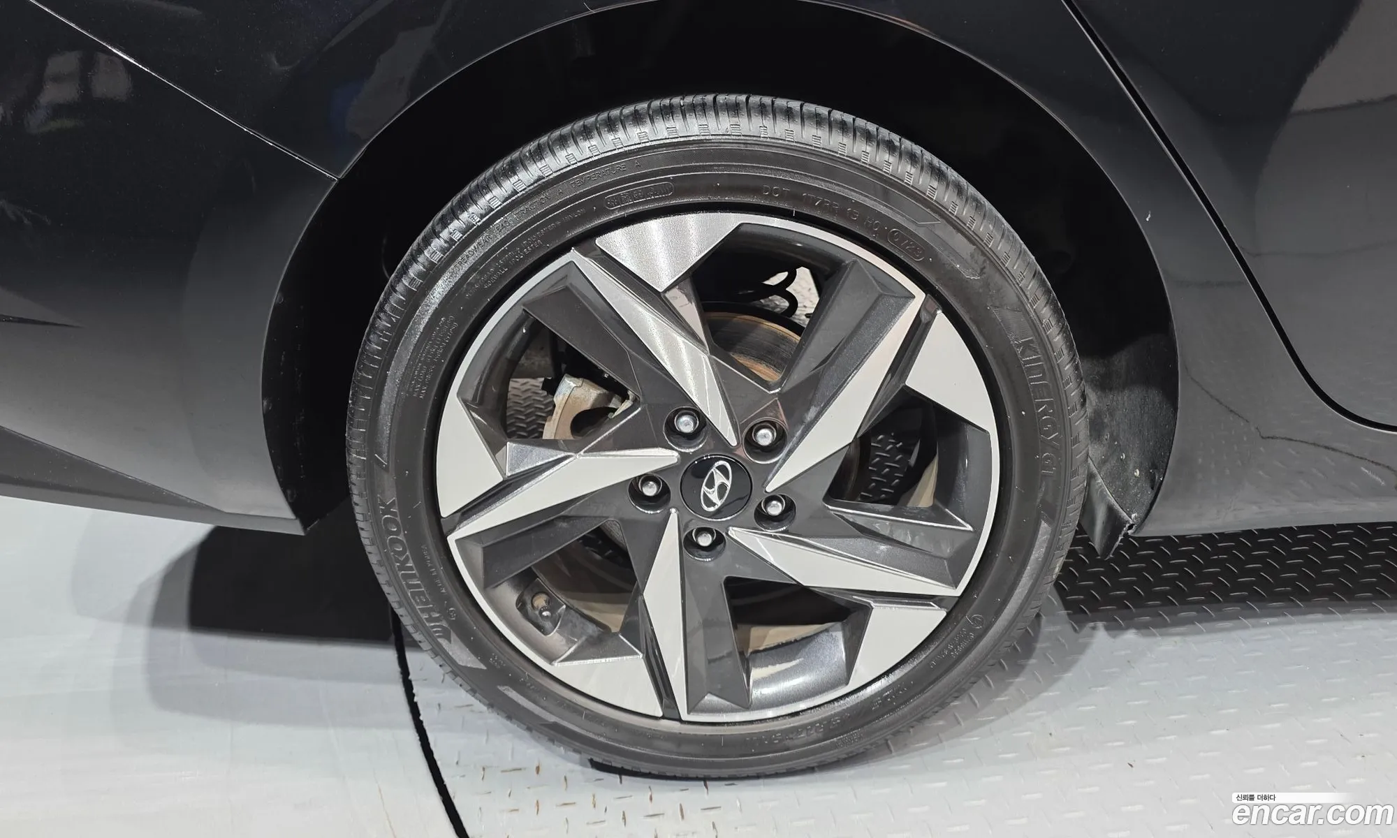 Hyundai Elantra 2020 — 27