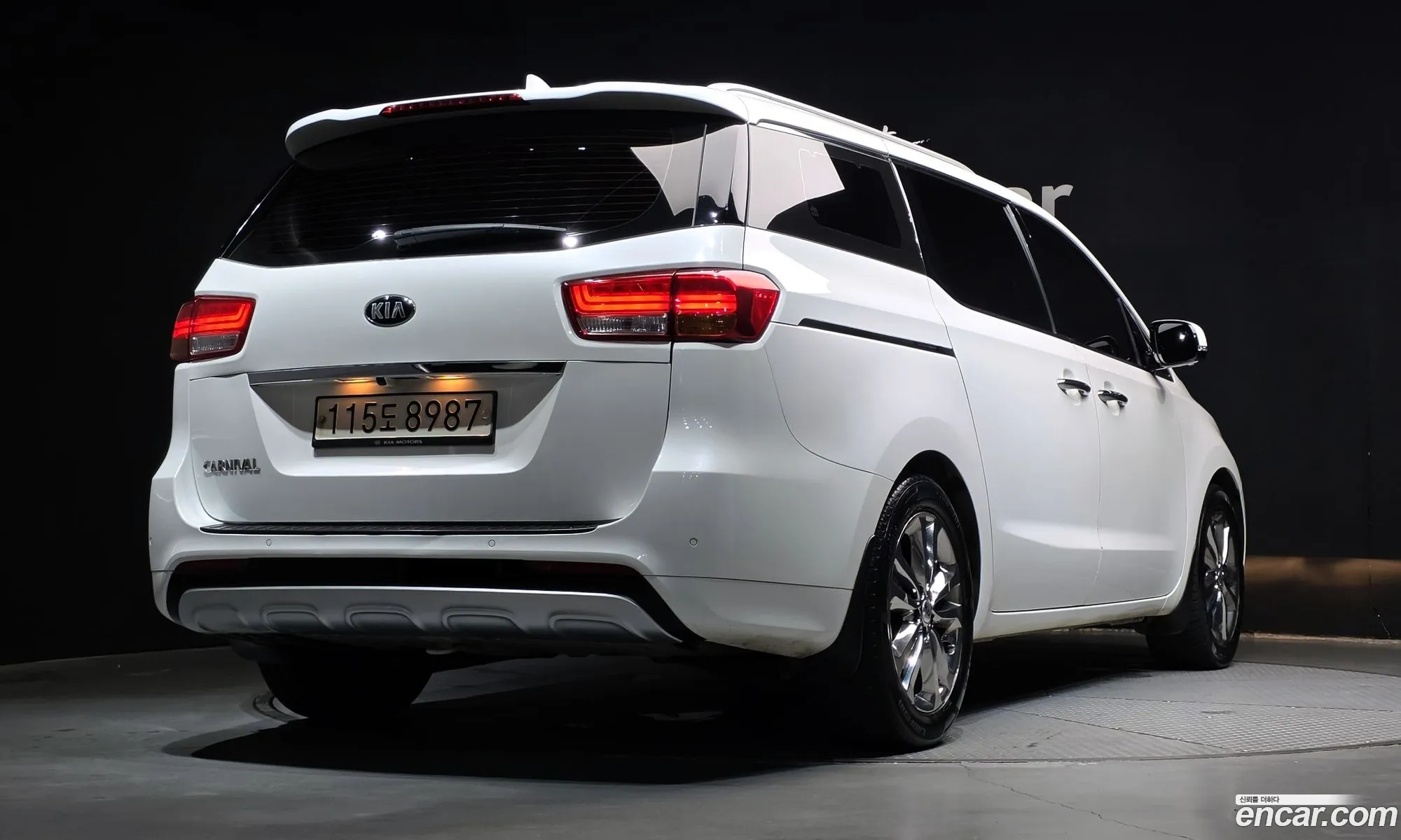 Kia Carnival 2017 KNAME81ABJS402036 — 15