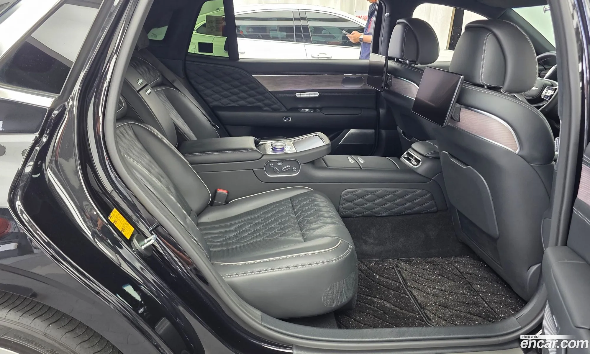 Genesis G90 2024 KMTFE11DDRU040352 — 14