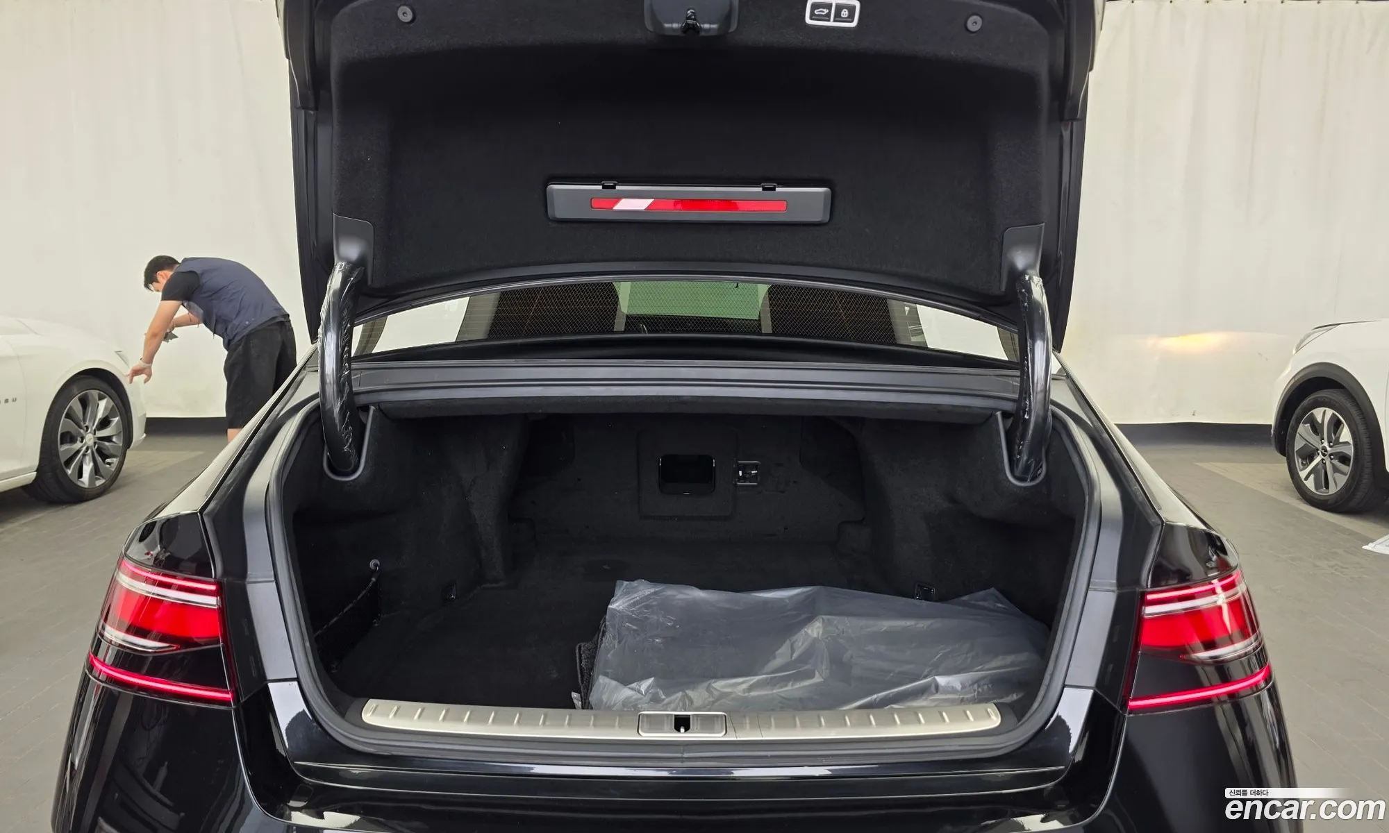 Genesis G90 2024 KMTFE11DDRU040352 — 7
