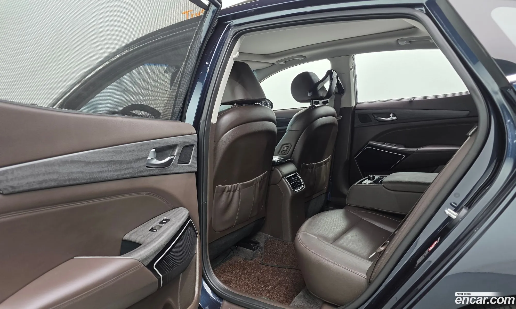 Kia K7 2016 KNALB41ABGA021098 — 5