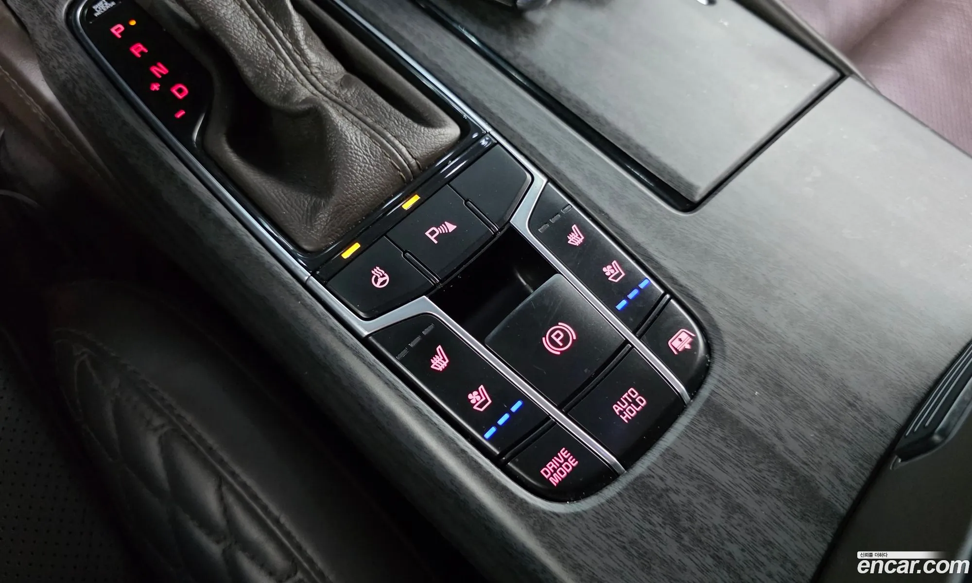 Kia K7 2016 KNALB41ABGA021098 — 8