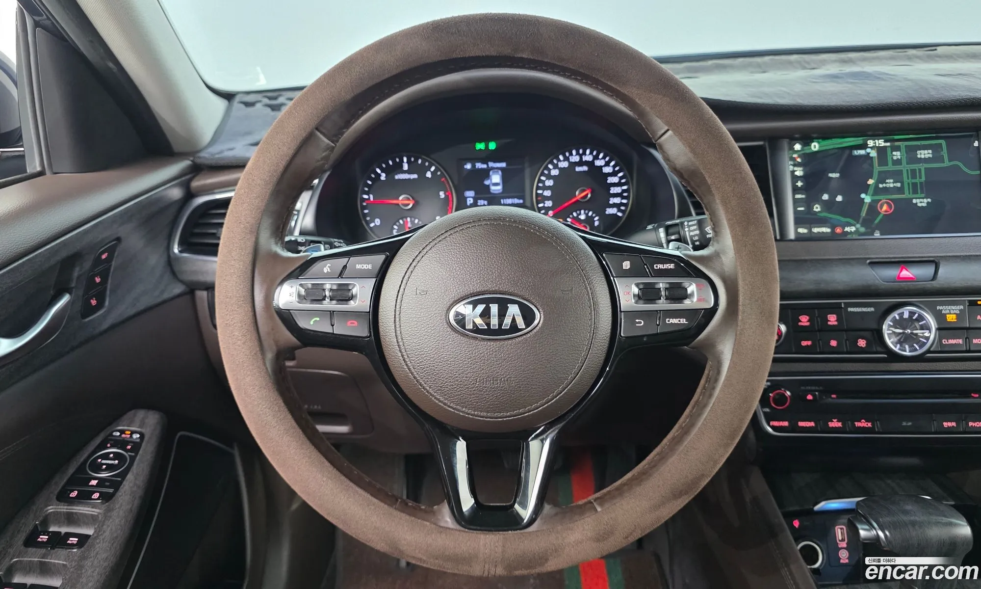 Kia K7 2016 KNALB41ABGA021098 — 4