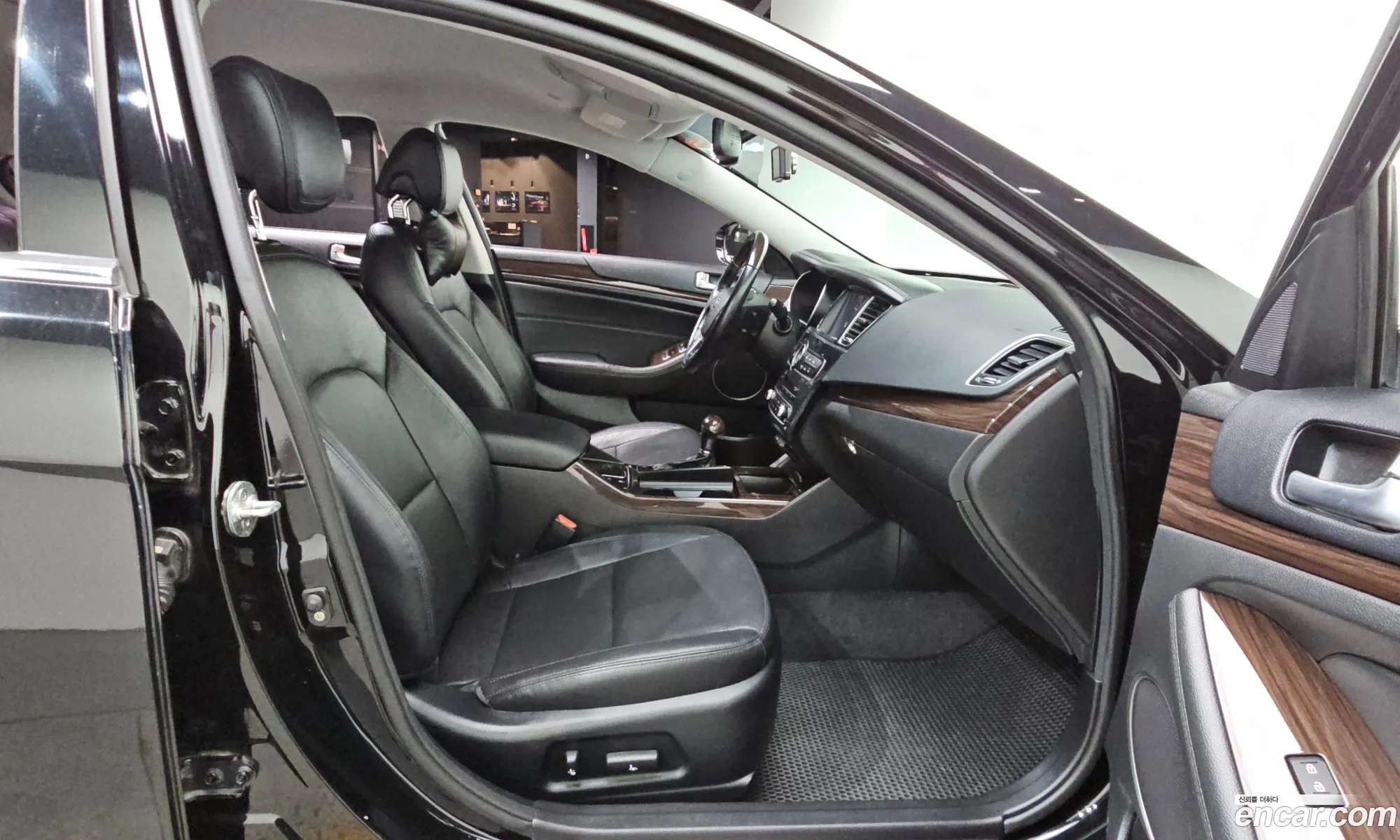 Kia K7 2014 KNALL418BFA181841 — 9