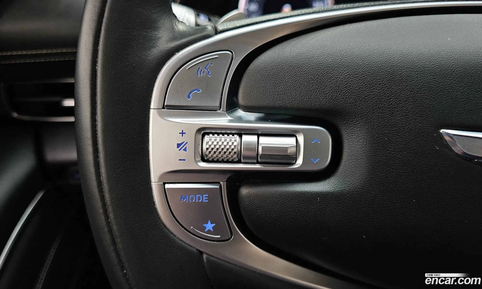 Genesis GV80 2020 KMTHB81DDLU031635 — 30