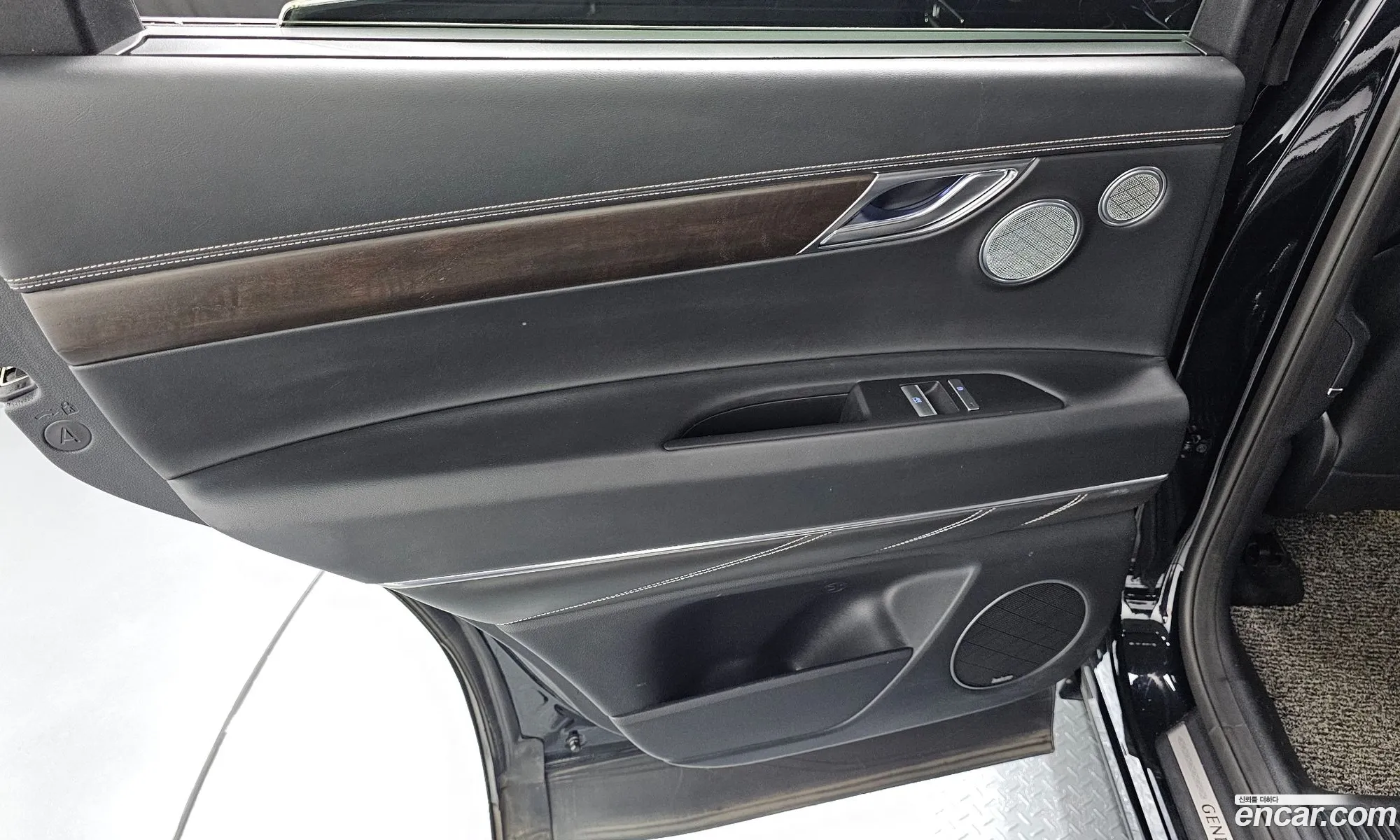 Genesis GV80 2020 KMTHB81DDLU031635 — 27