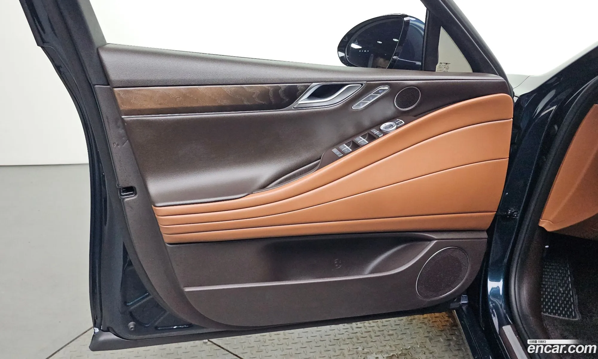 Genesis G80 2023 KMTGB41CDRU203724 — 31