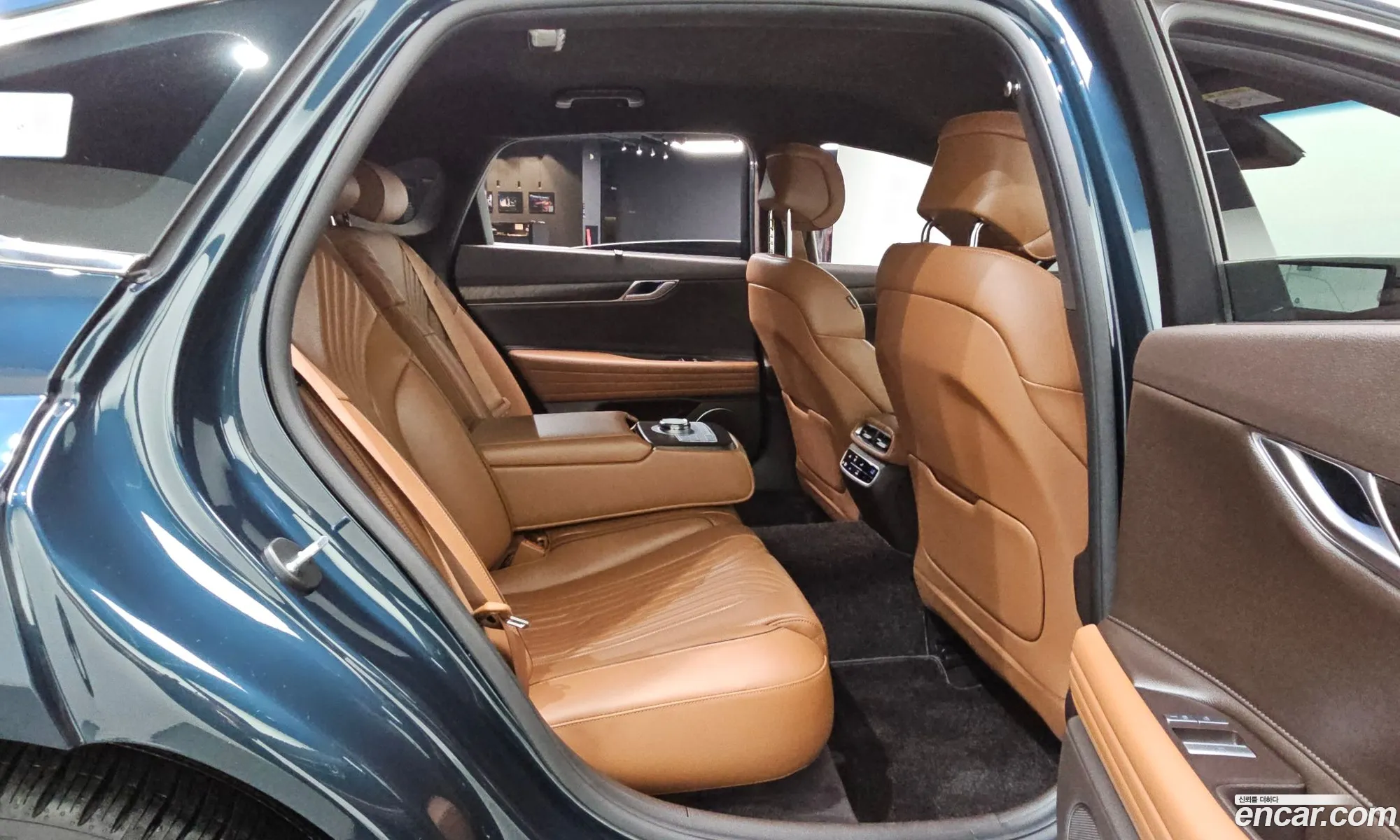 Genesis G80 2023 KMTGB41CDRU203724 — 2