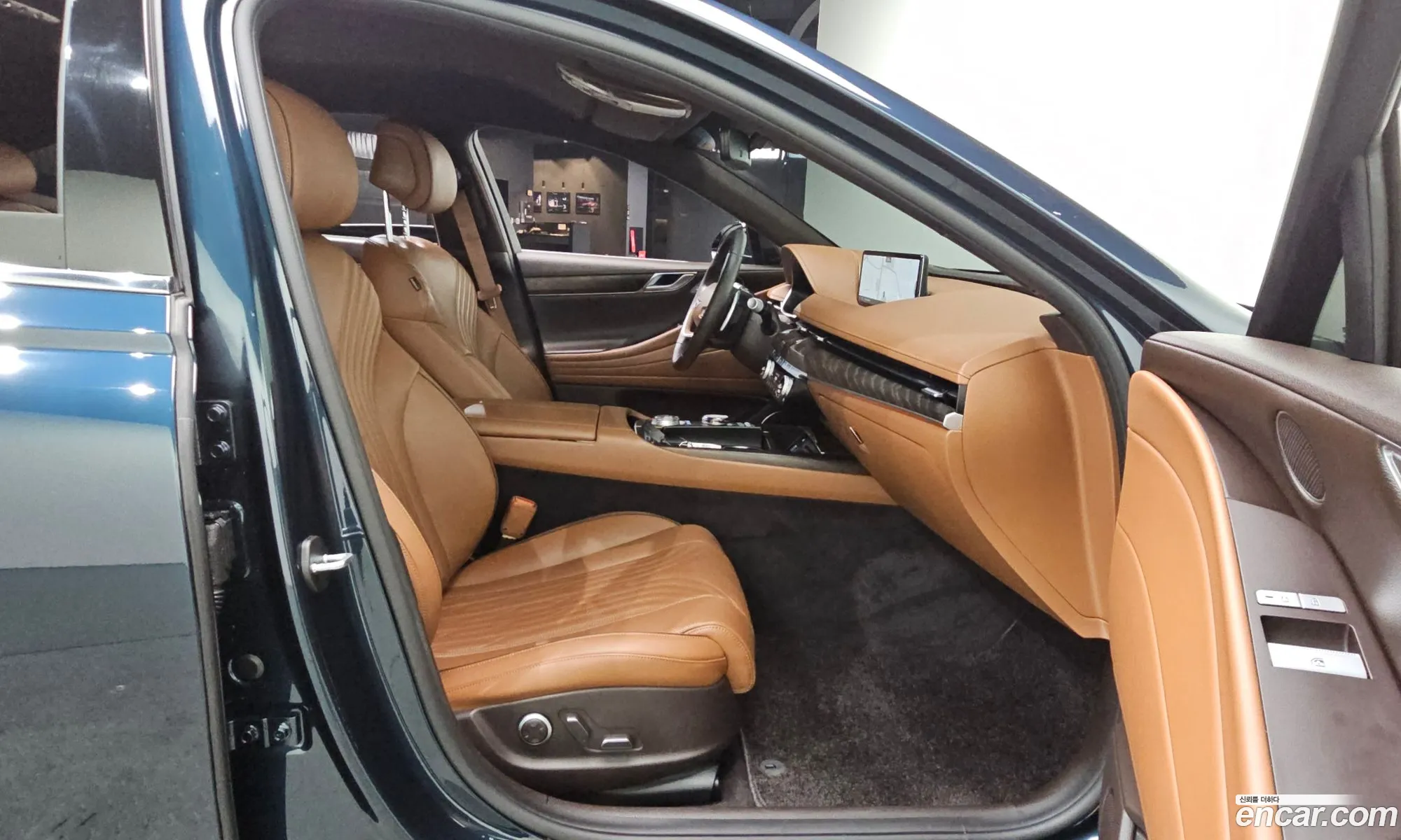 Genesis G80 2023 KMTGB41CDRU203724 — 33