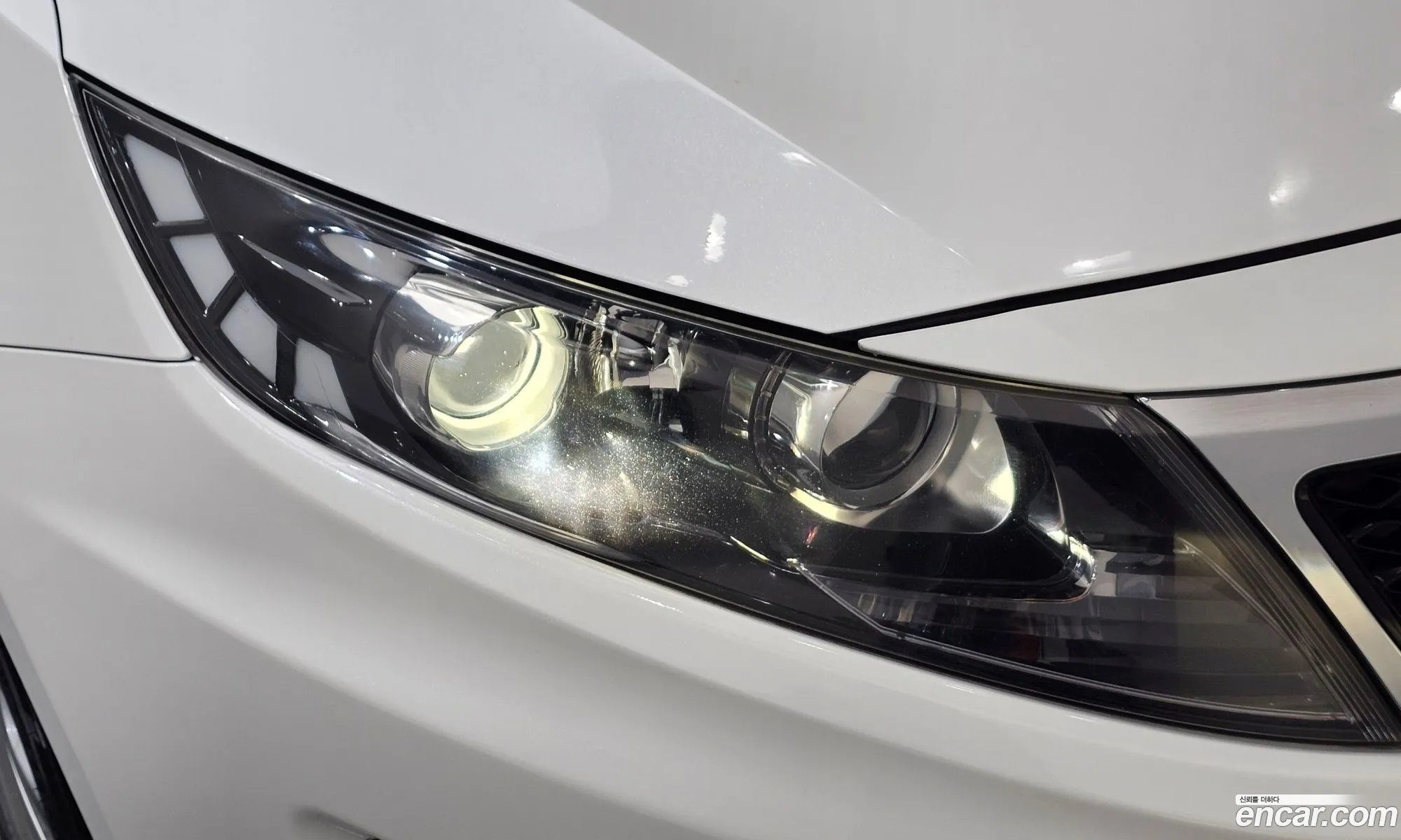 Kia K5 2012 KNAGN419BDA269115 — 19