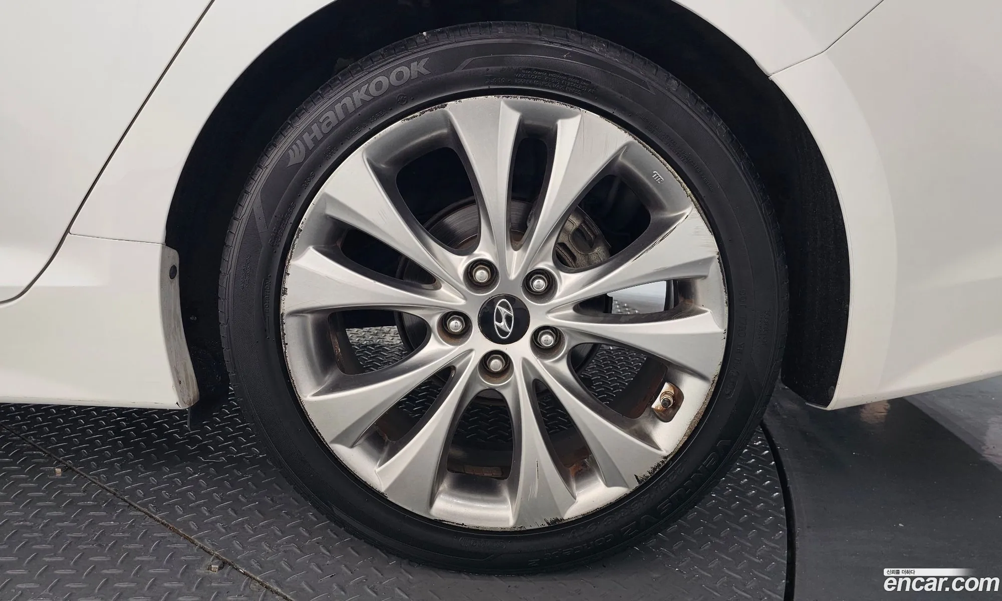 Kia K5 2012 KNAGN419BDA269115 — 17