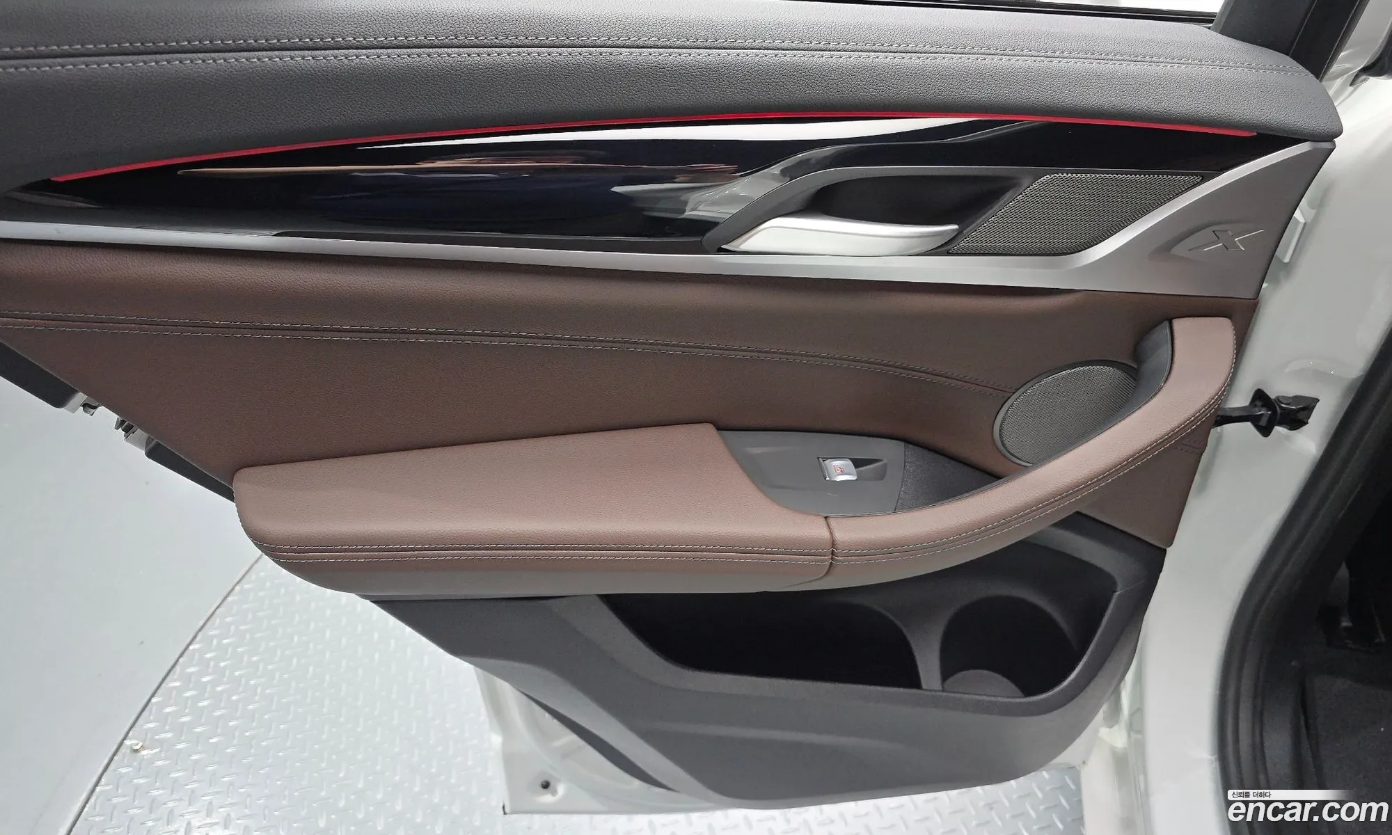BMW X4 2025 WBA41DT02S9084352 — 17