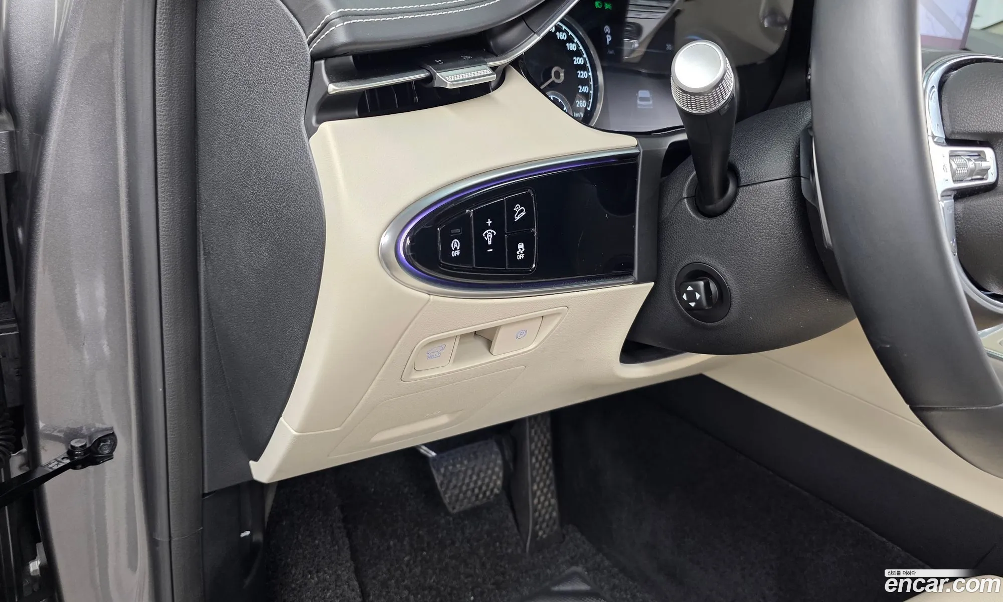 Genesis GV70 2021 KMTMA81BDMU033770 — 33