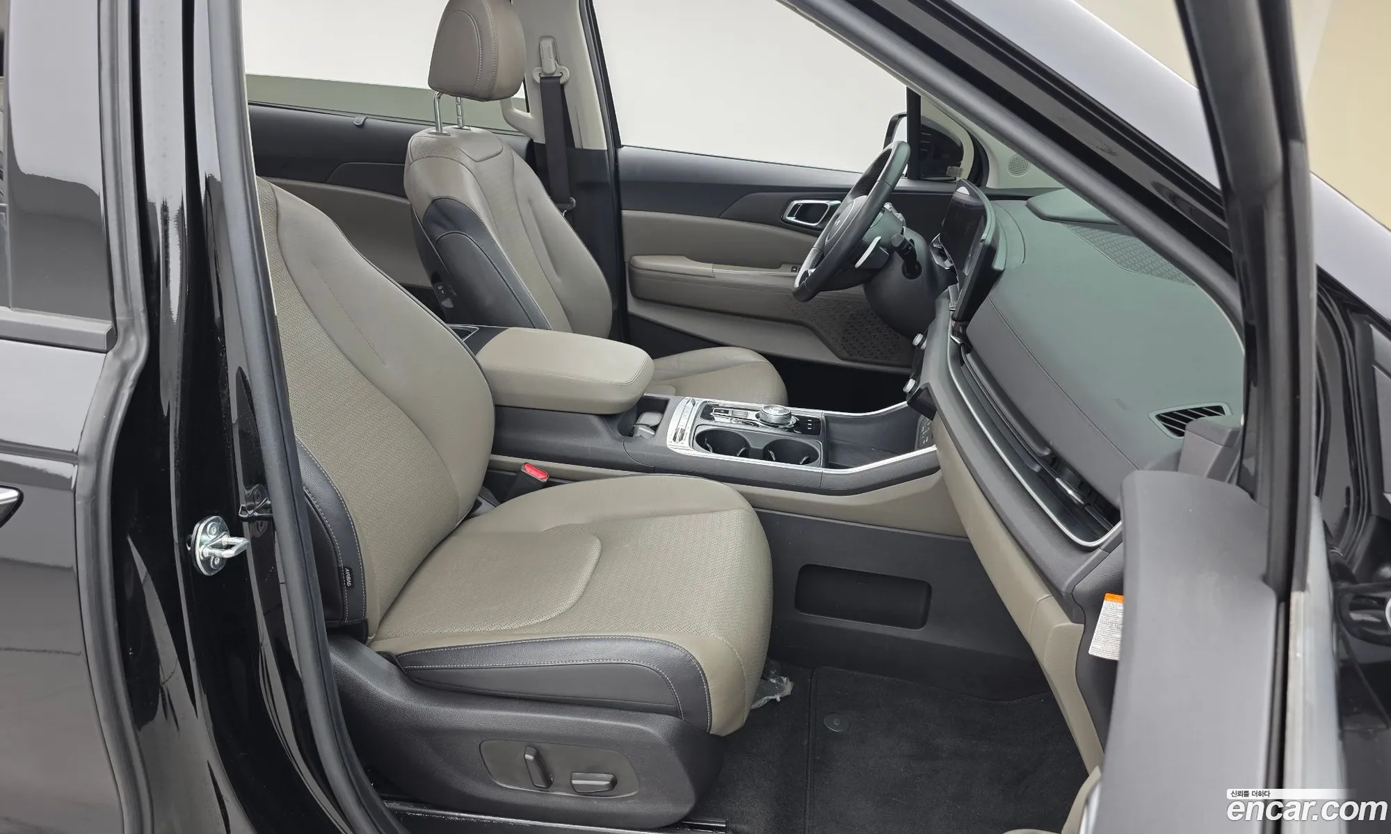 Kia Carnival 2024 KNANC81ABRS011931 — 8