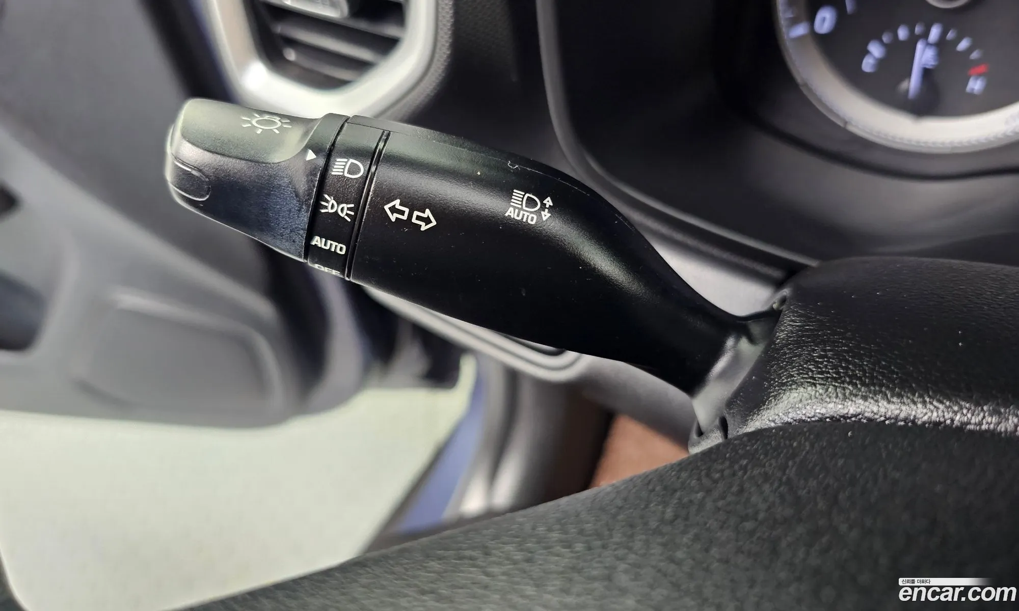 Hyundai Venue 2019 — 25