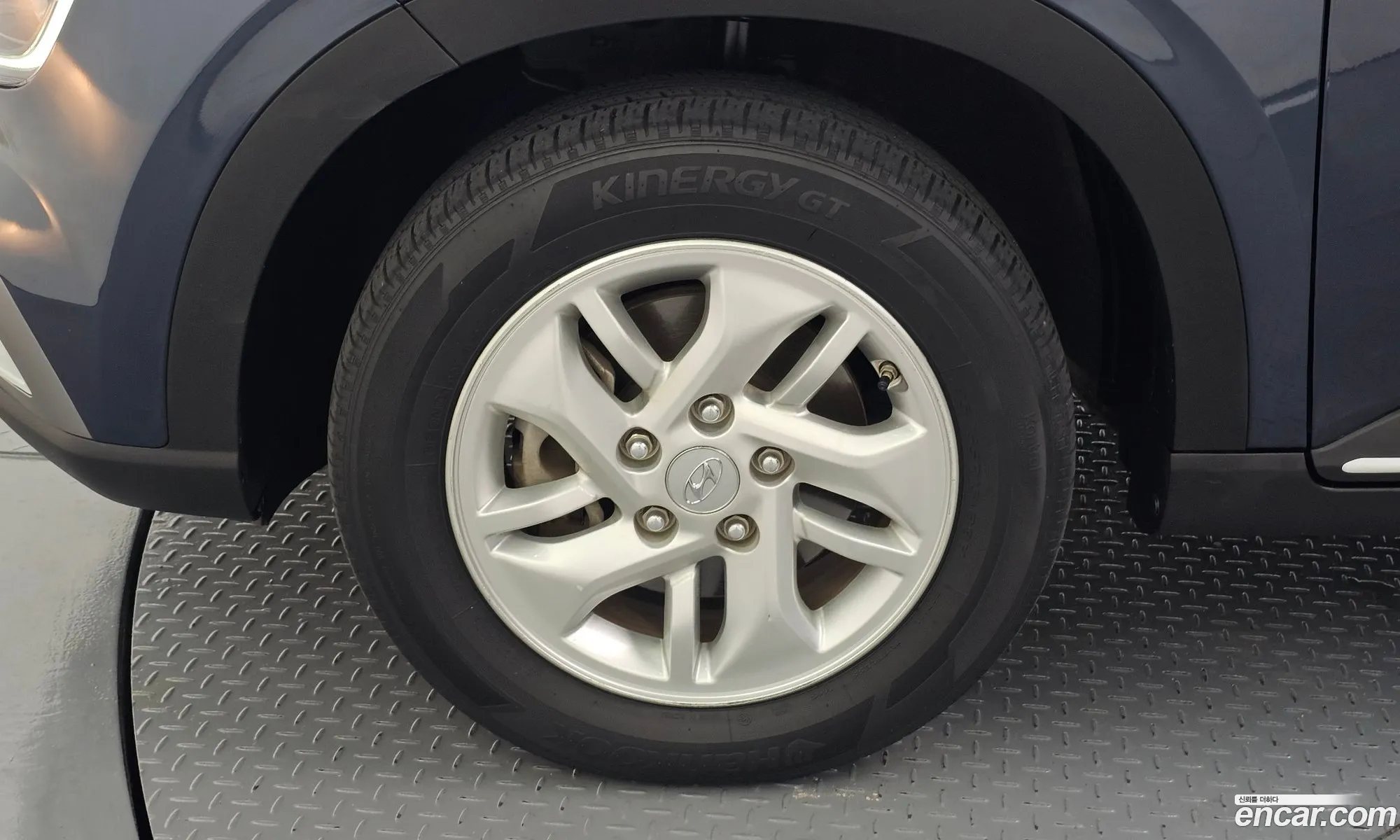 Hyundai Venue 2019 — 18