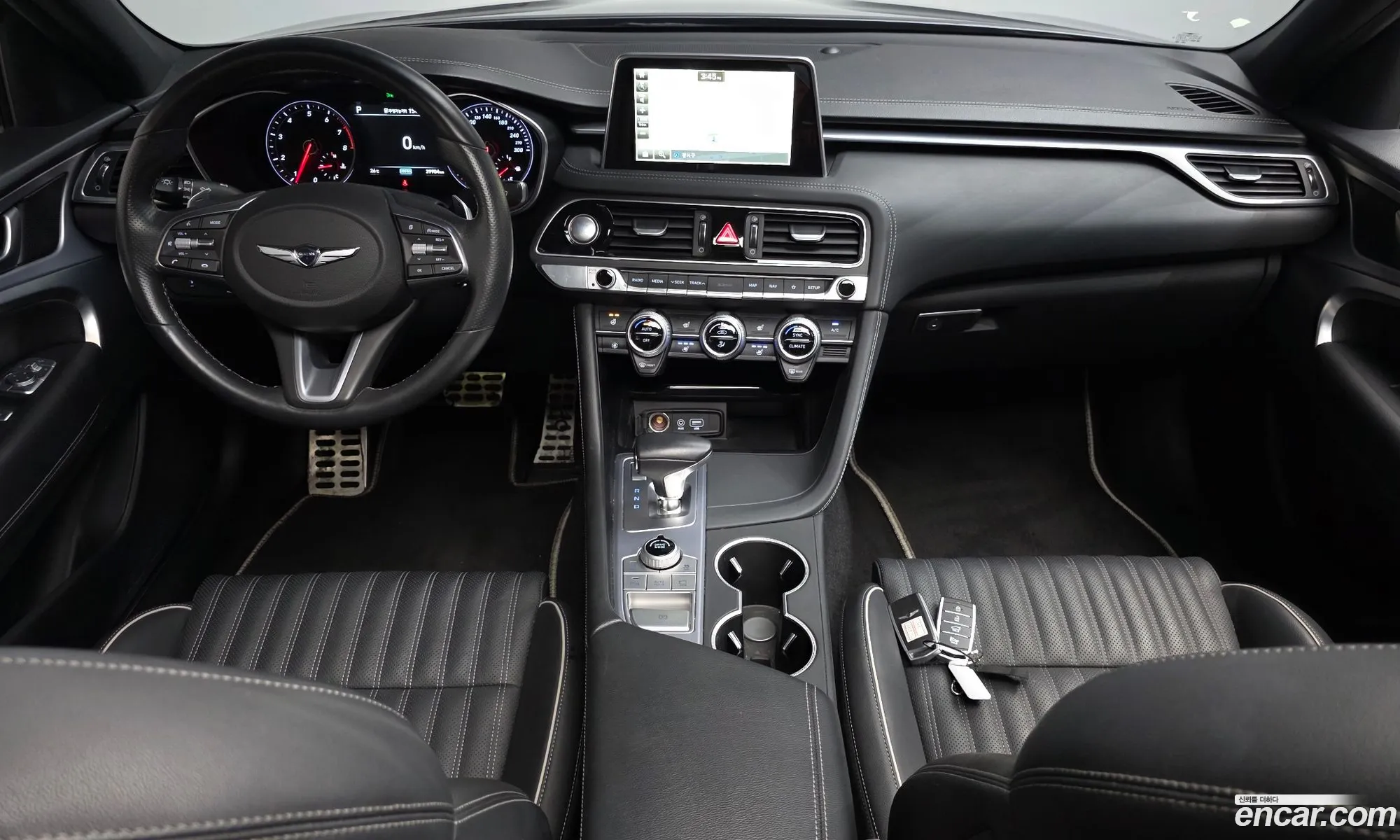 Genesis G70 2019 KMTG341ADKU056913 — 16