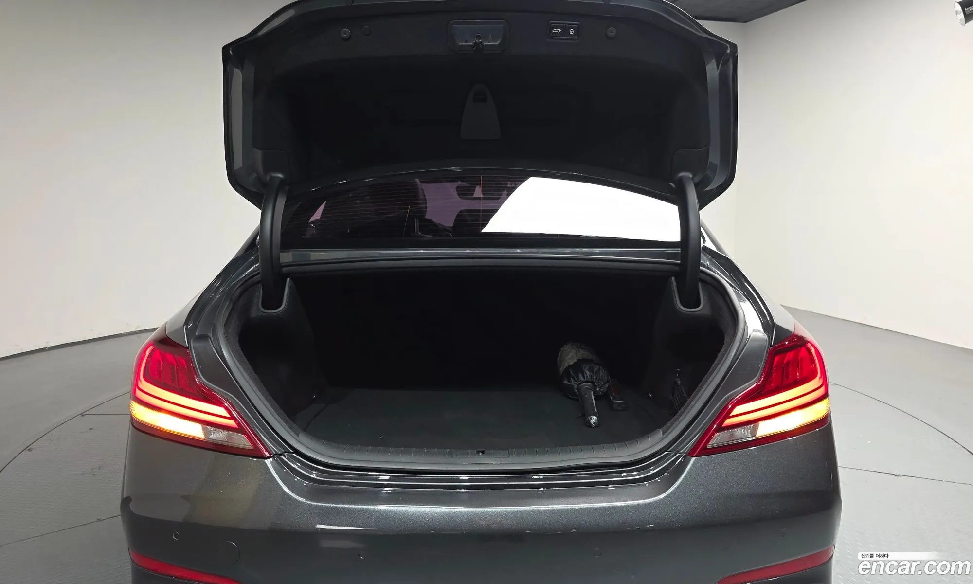 Genesis G70 2019 KMTG341ADKU056913 — 9