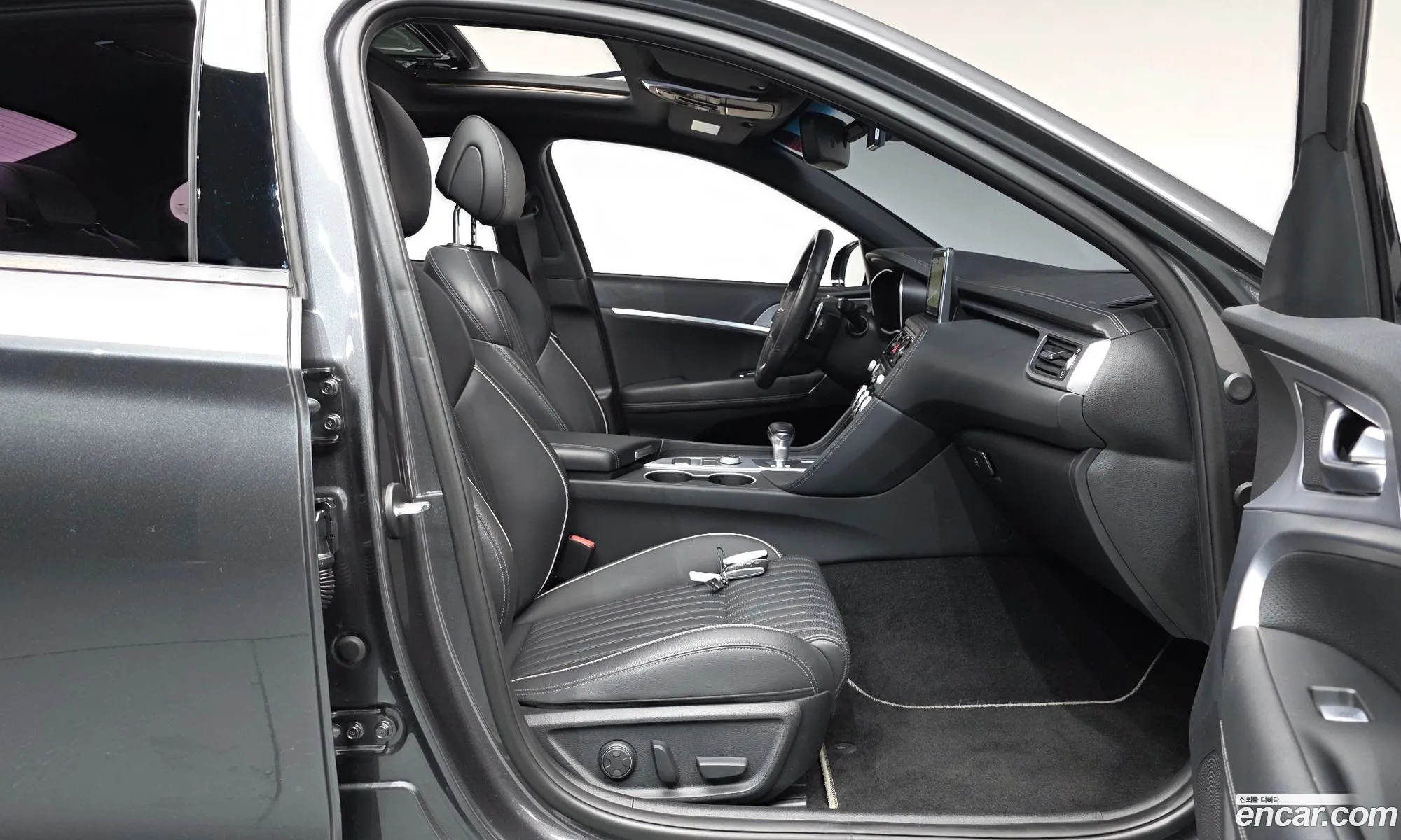 Genesis G70 2019 KMTG341ADKU056913 — 36