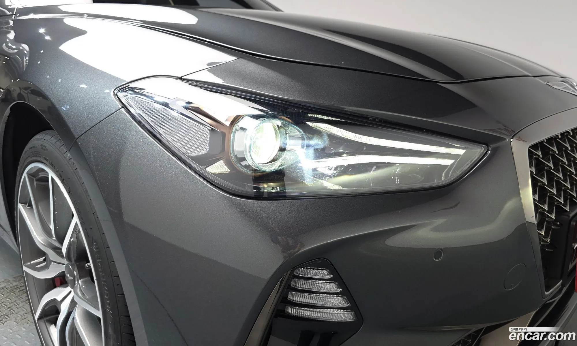 Genesis G70 2019 KMTG341ADKU056913 — 8