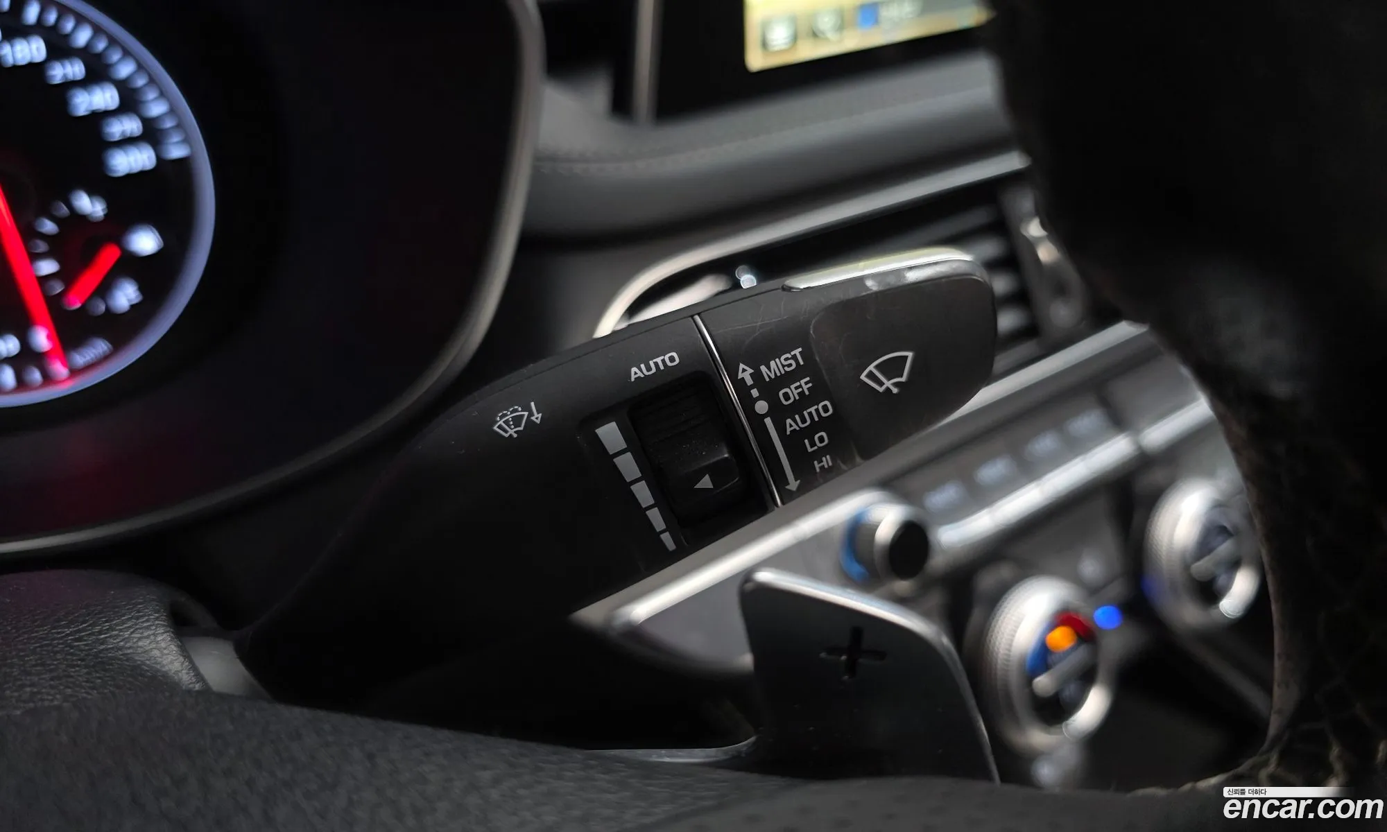 Genesis G70 2019 KMTG341ADKU056913 — 17