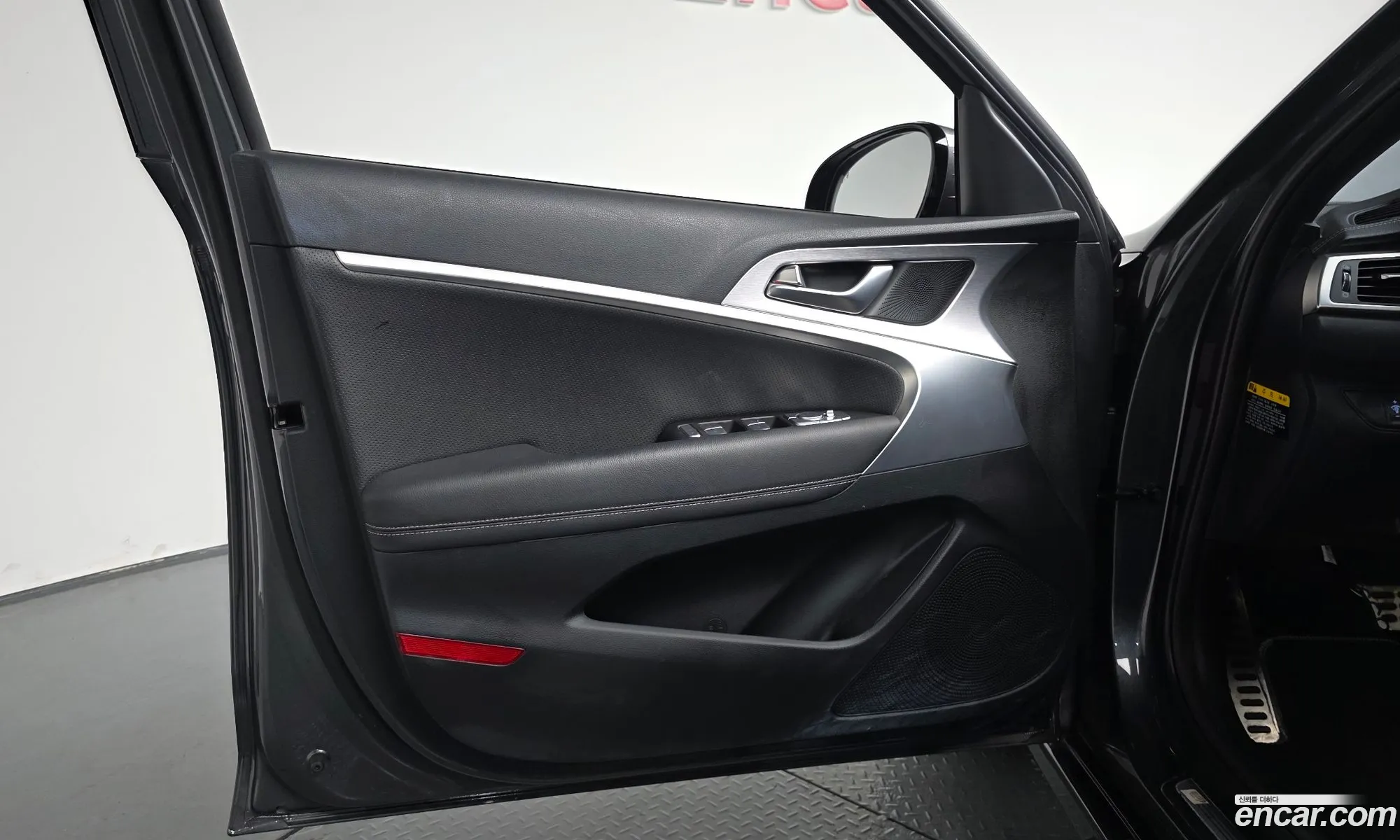 Genesis G70 2019 KMTG341ADKU056913 — 2
