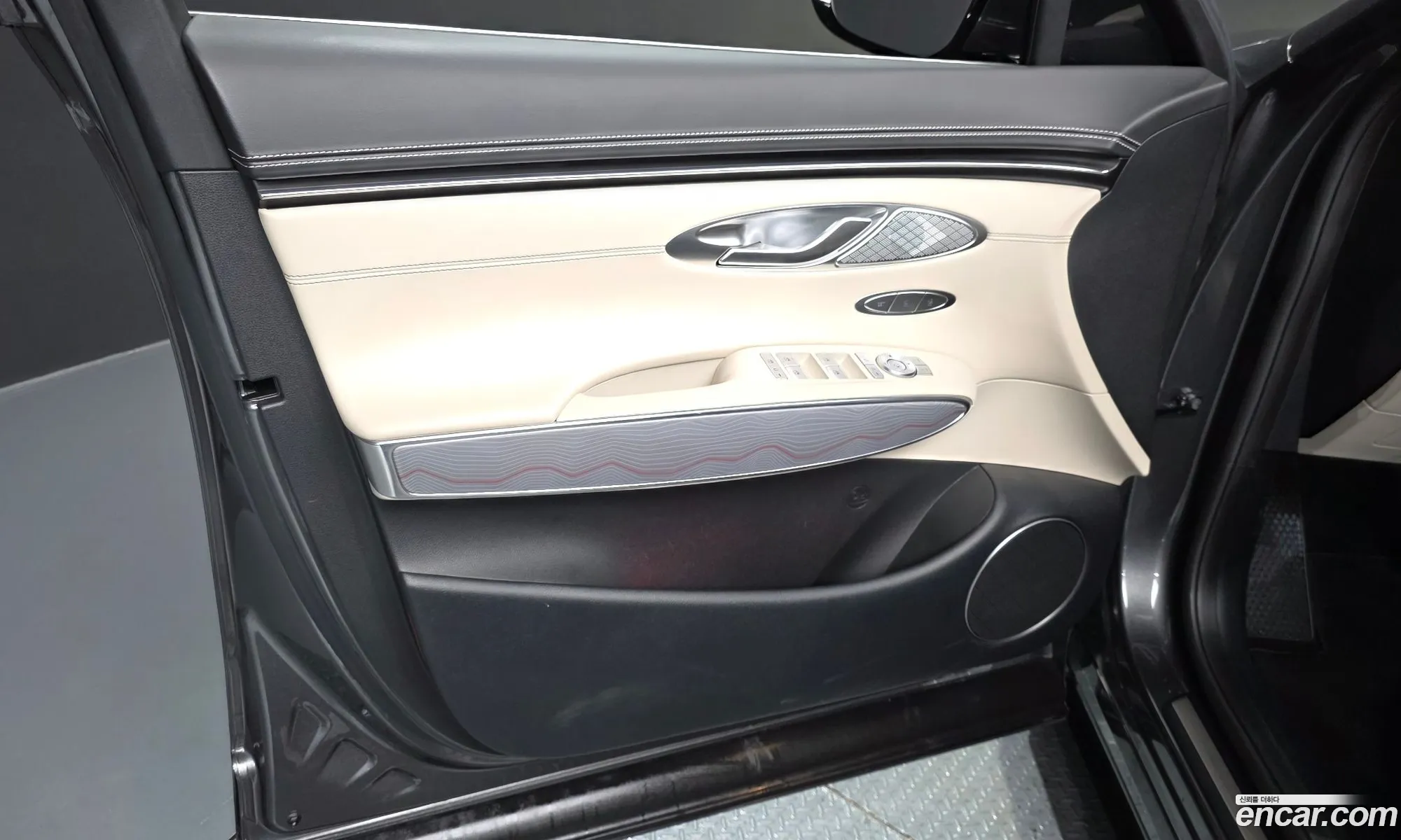 Genesis GV70 2023 KMTMA81BBPU119962 — 6