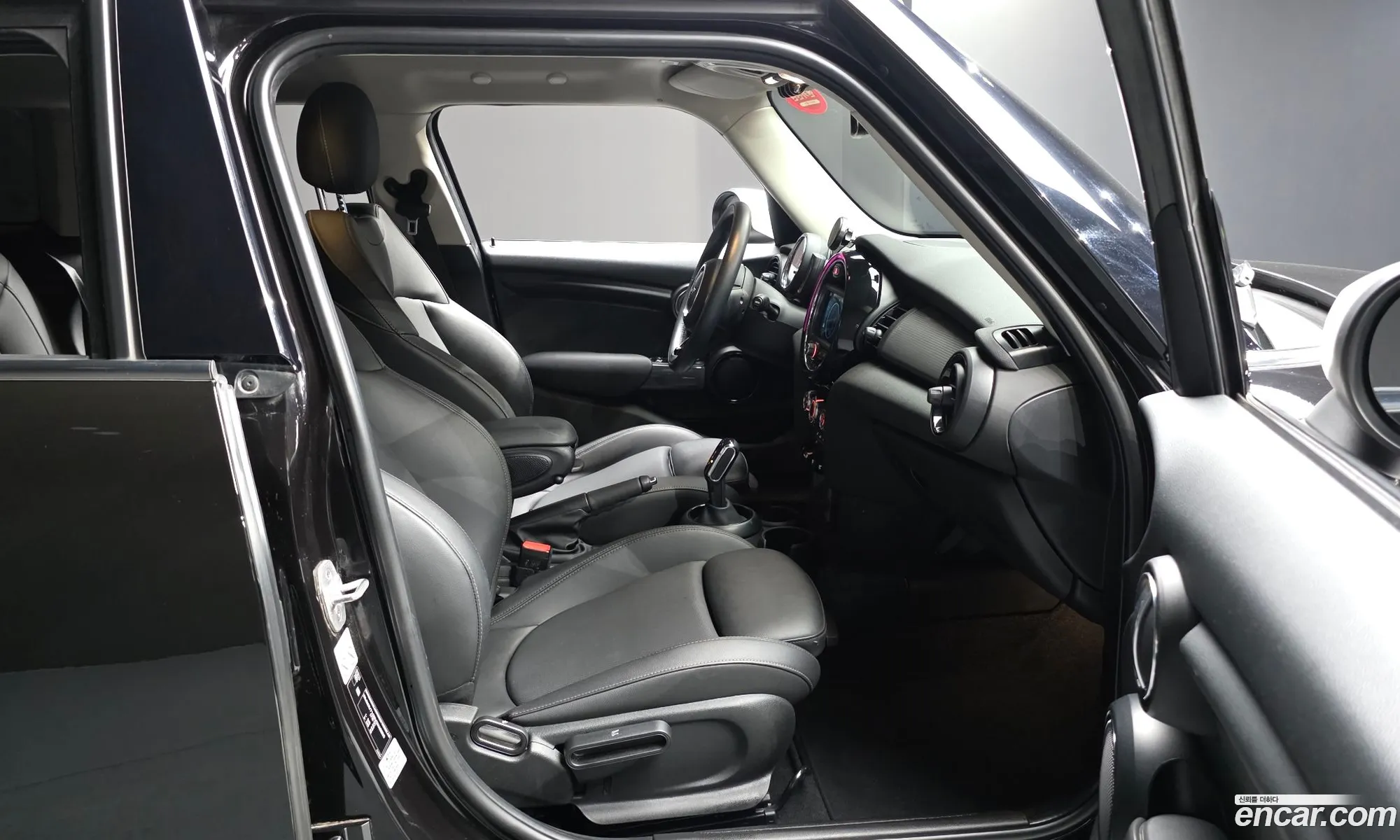 Mini Cooper 2020 — 17