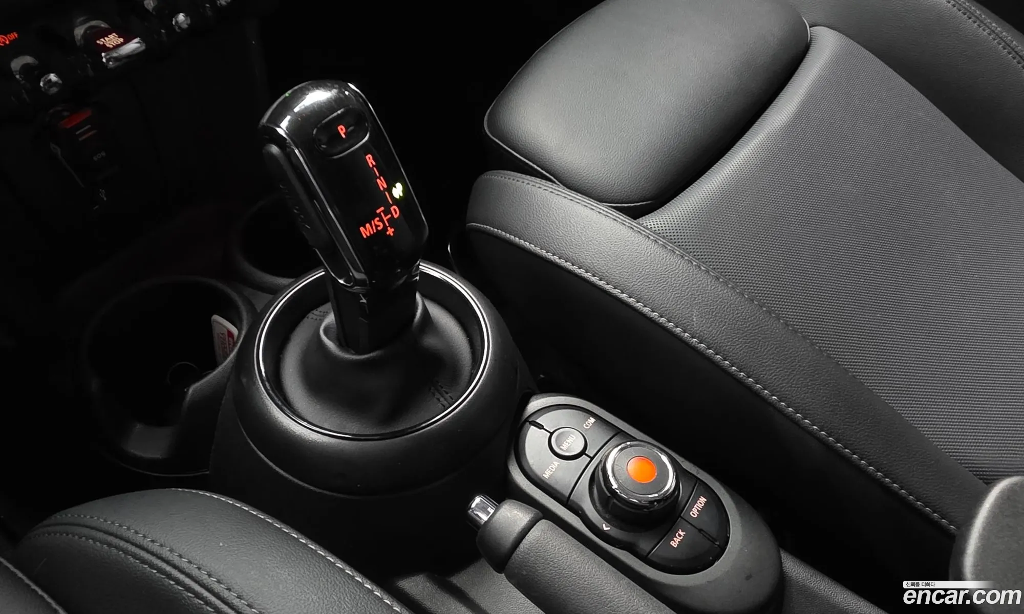 Mini Cooper 2020 — 26