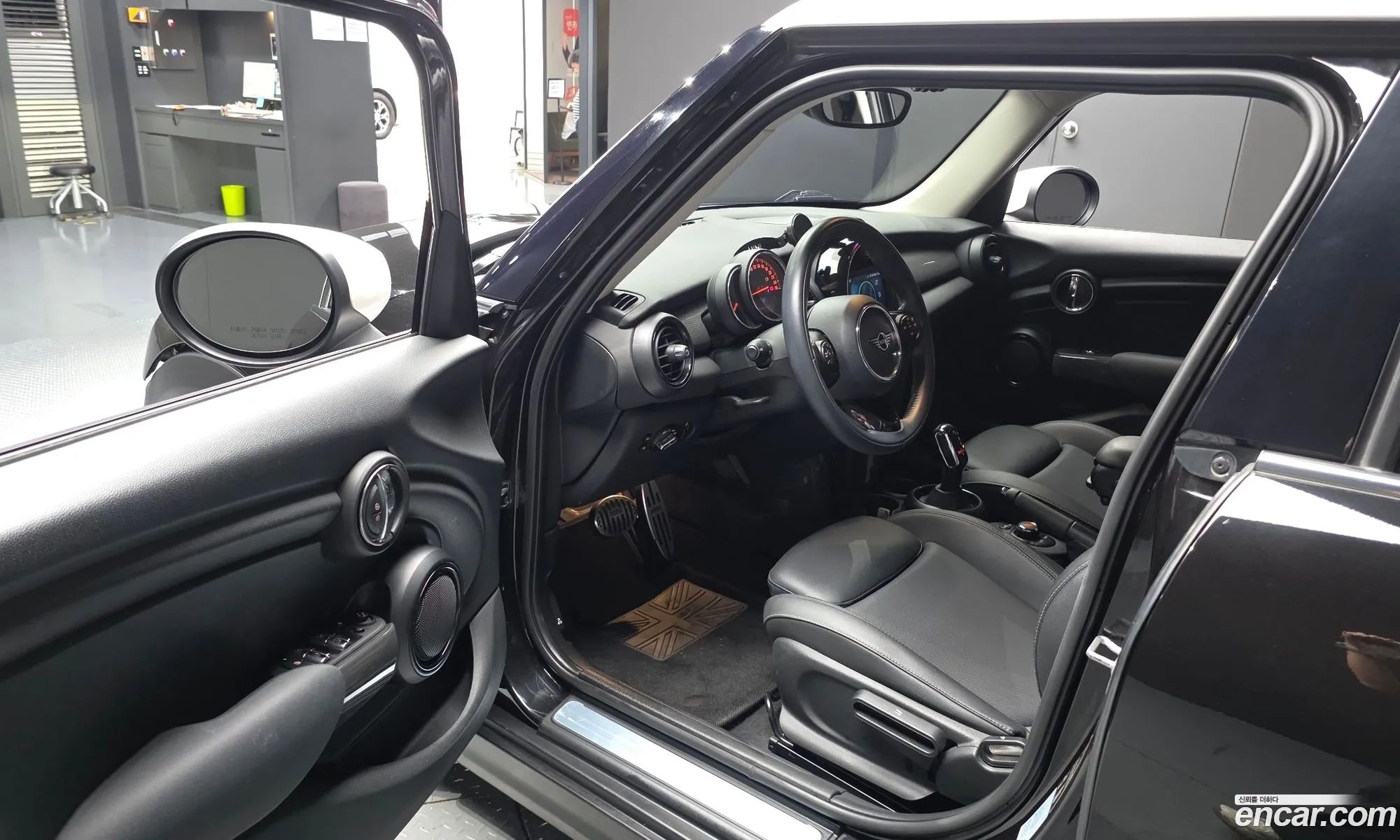 Mini Cooper 2020 — 23